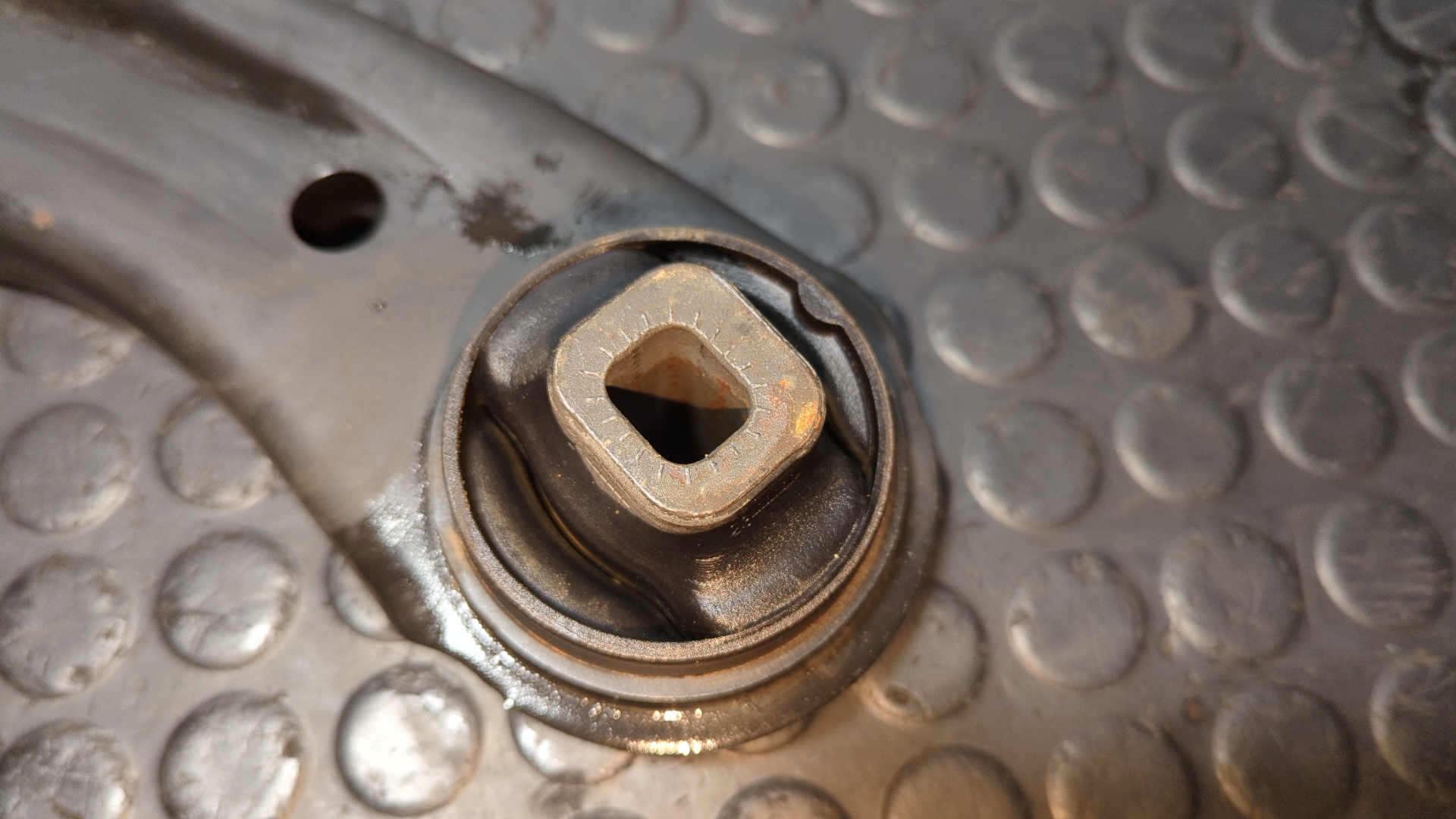 BRAZO IZQUIERDO INFERIOR DELANTERO VOLVO XC 40 - vista 5