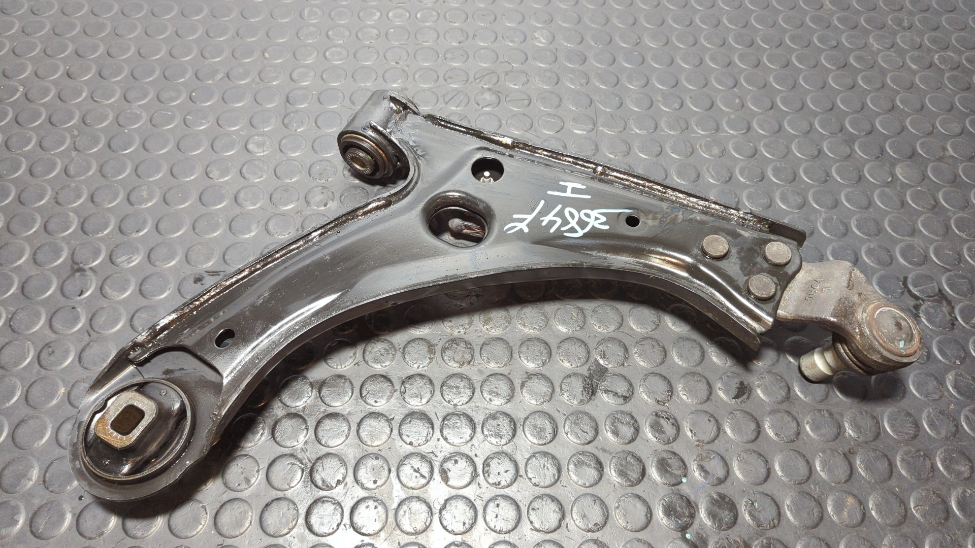 BRAZO IZQUIERDO INFERIOR DELANTERO VOLVO XC 40 - vista 4