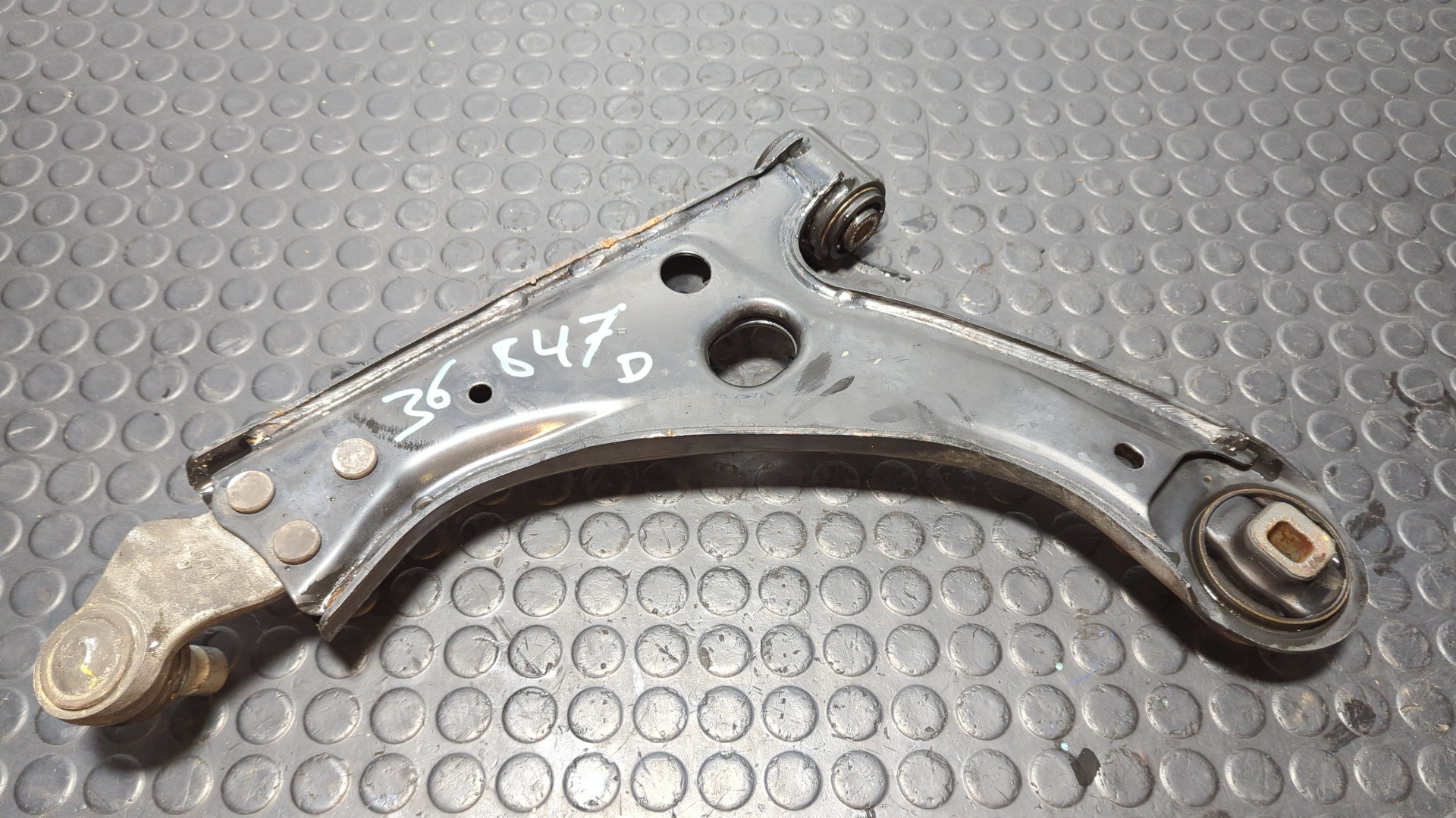 BRAZO DERECHO INFERIOR DELANTERO VOLVO XC 40 - vista 4