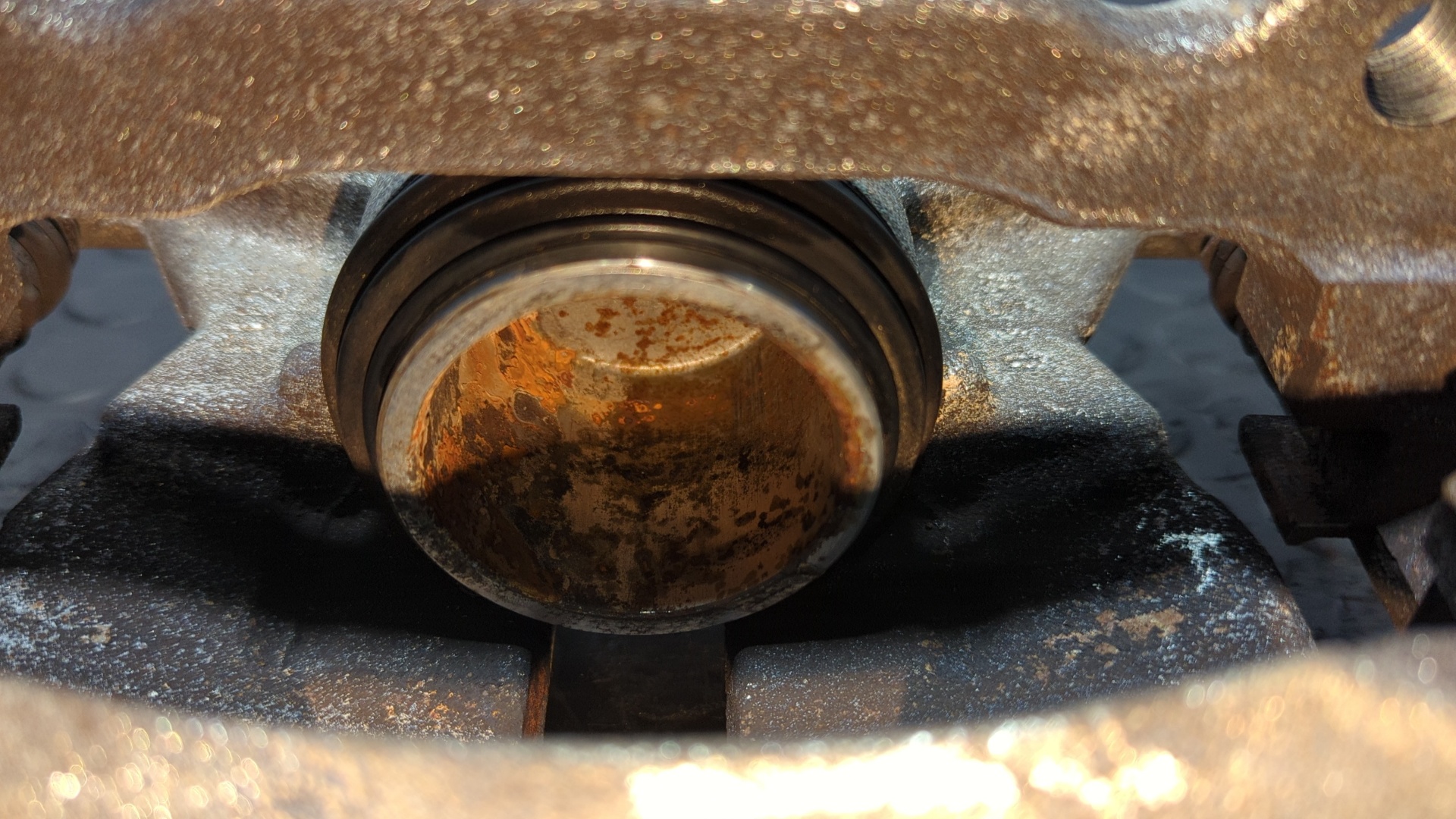 PINZA DE FRENO DELANTERA DERECHA VOLKSWAGEN GOLF VII LIM. - vista 2