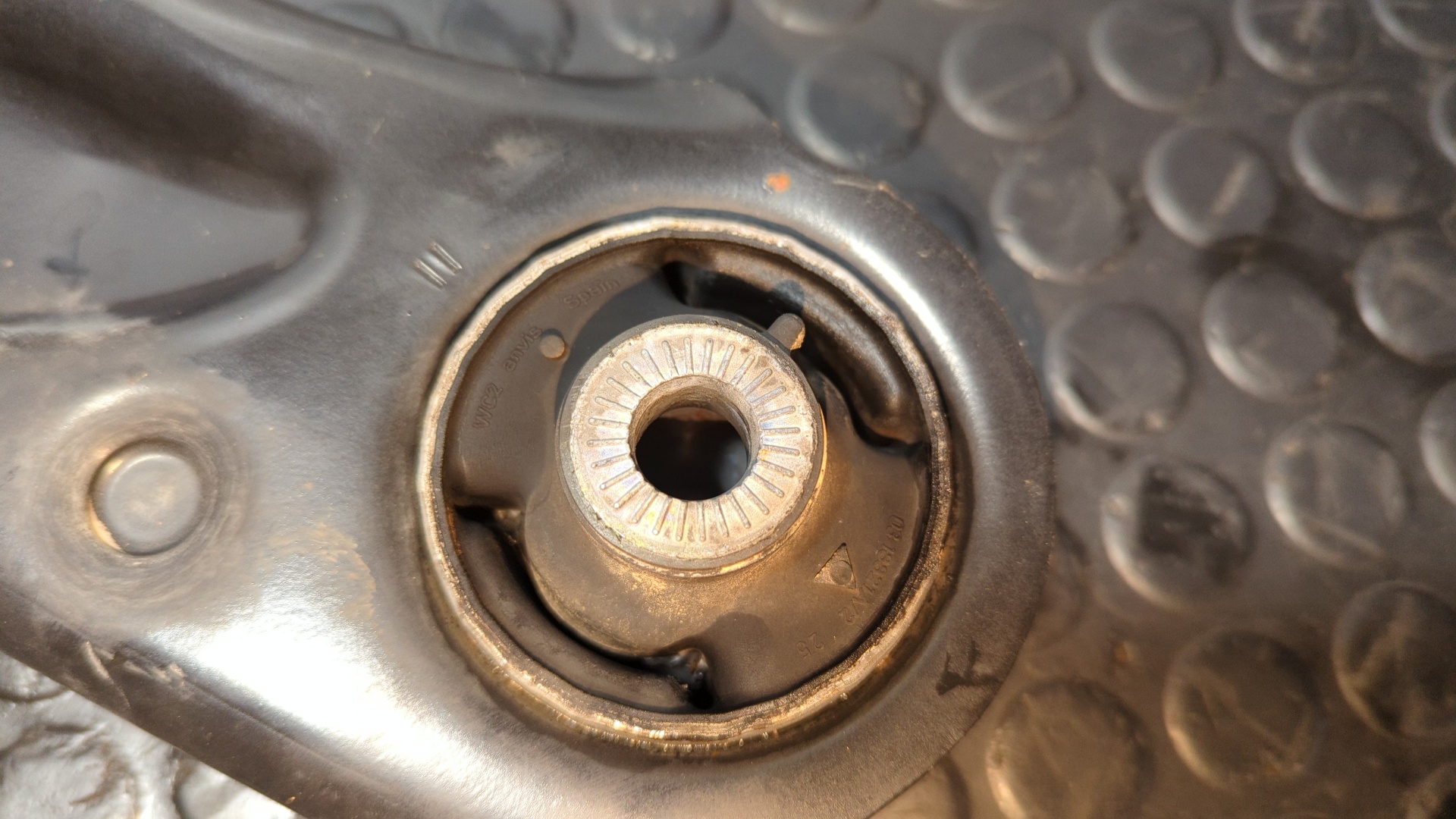 BRAZO IZQUIERDO INFERIOR DELANTERO VOLKSWAGEN GOLF VII LIM. - vista 3