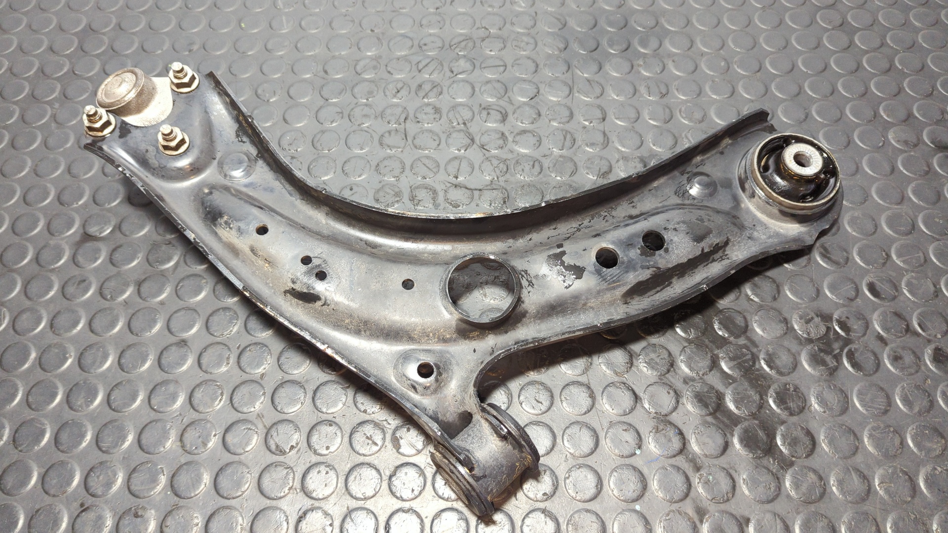 BRAZO IZQUIERDO INFERIOR DELANTERO VOLKSWAGEN GOLF VII LIM. - vista 4