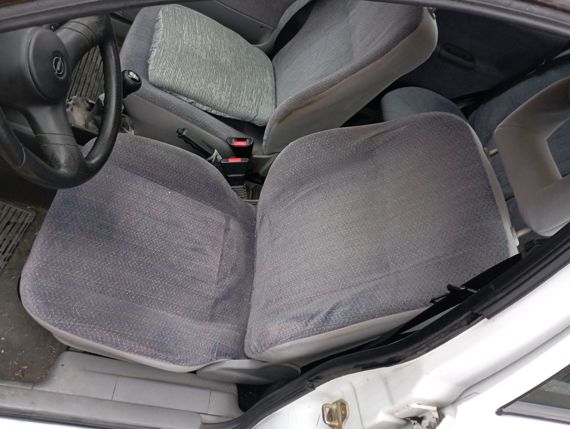 CINTURON DELANTERO IZQUIERDO OPEL CORSA B - vista 2