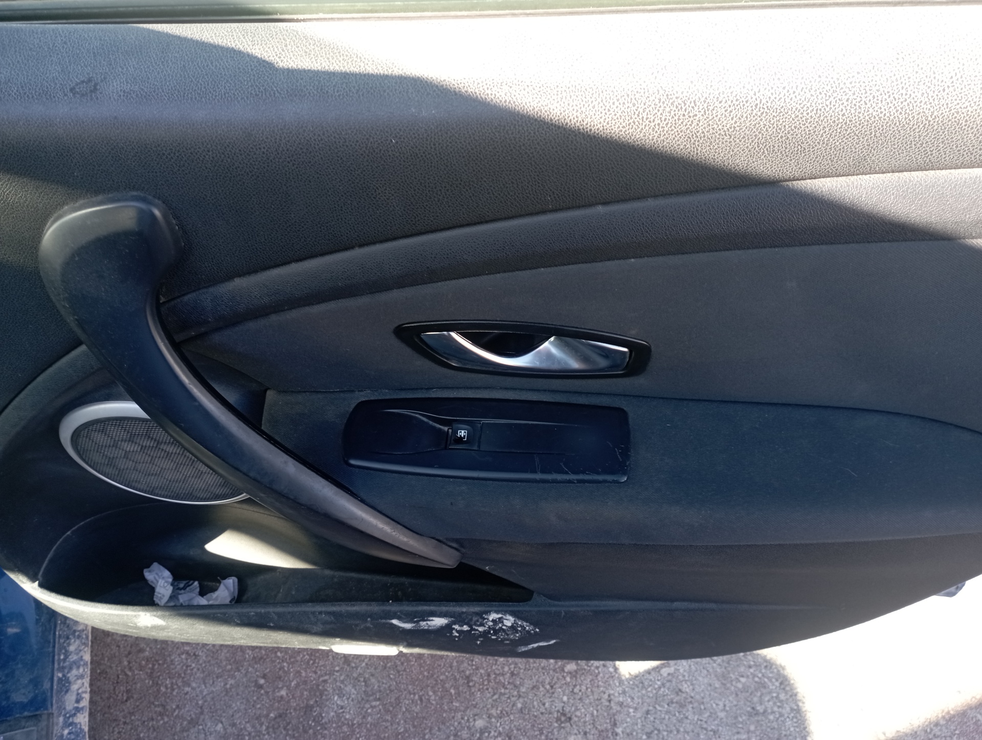 PUERTA DELANTERA DERECHA RENAULT MEGANE III SPORT TOURER - vista 4