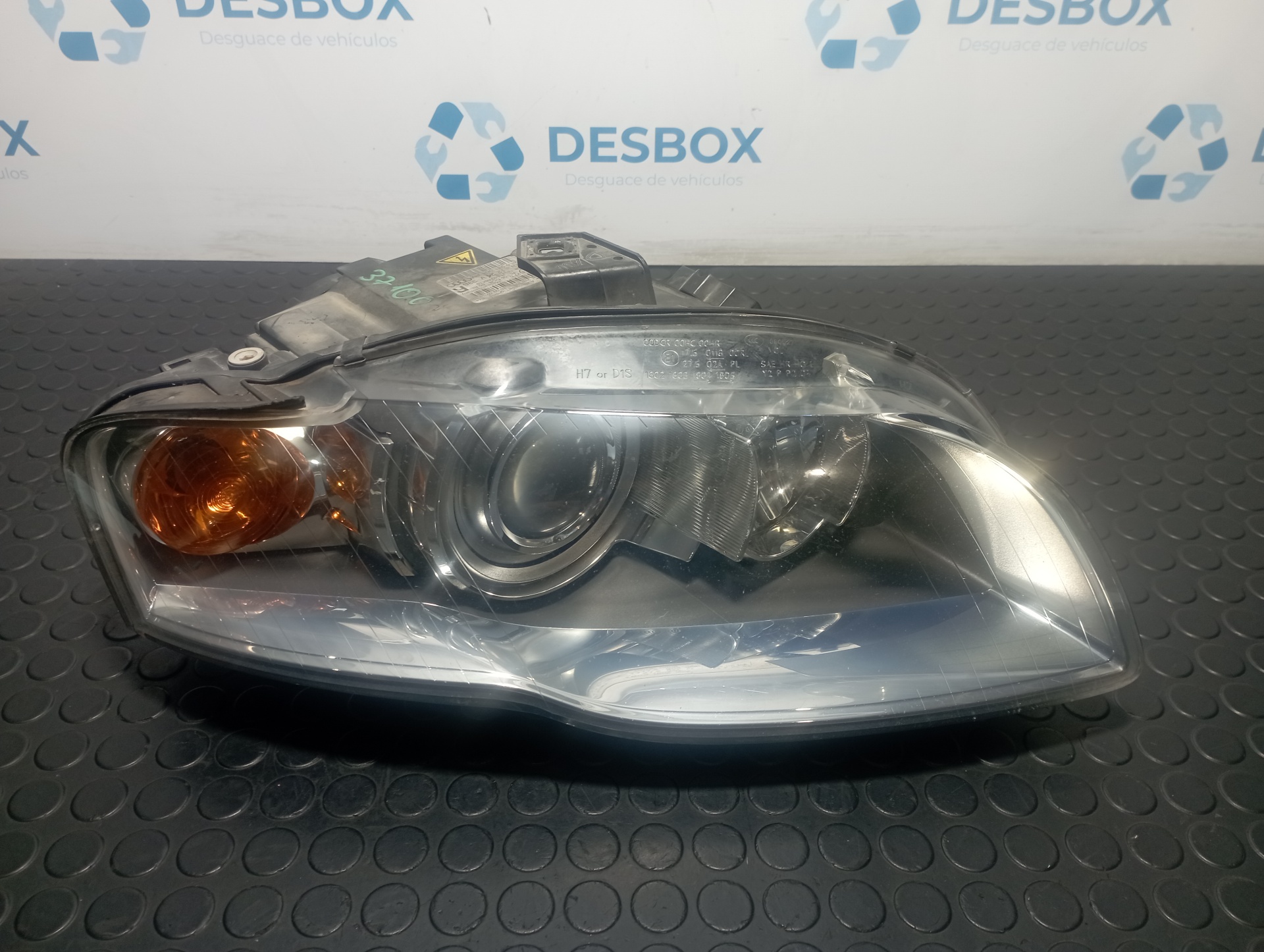 FARO DERECHO AUDI A4 AVANT (8E)