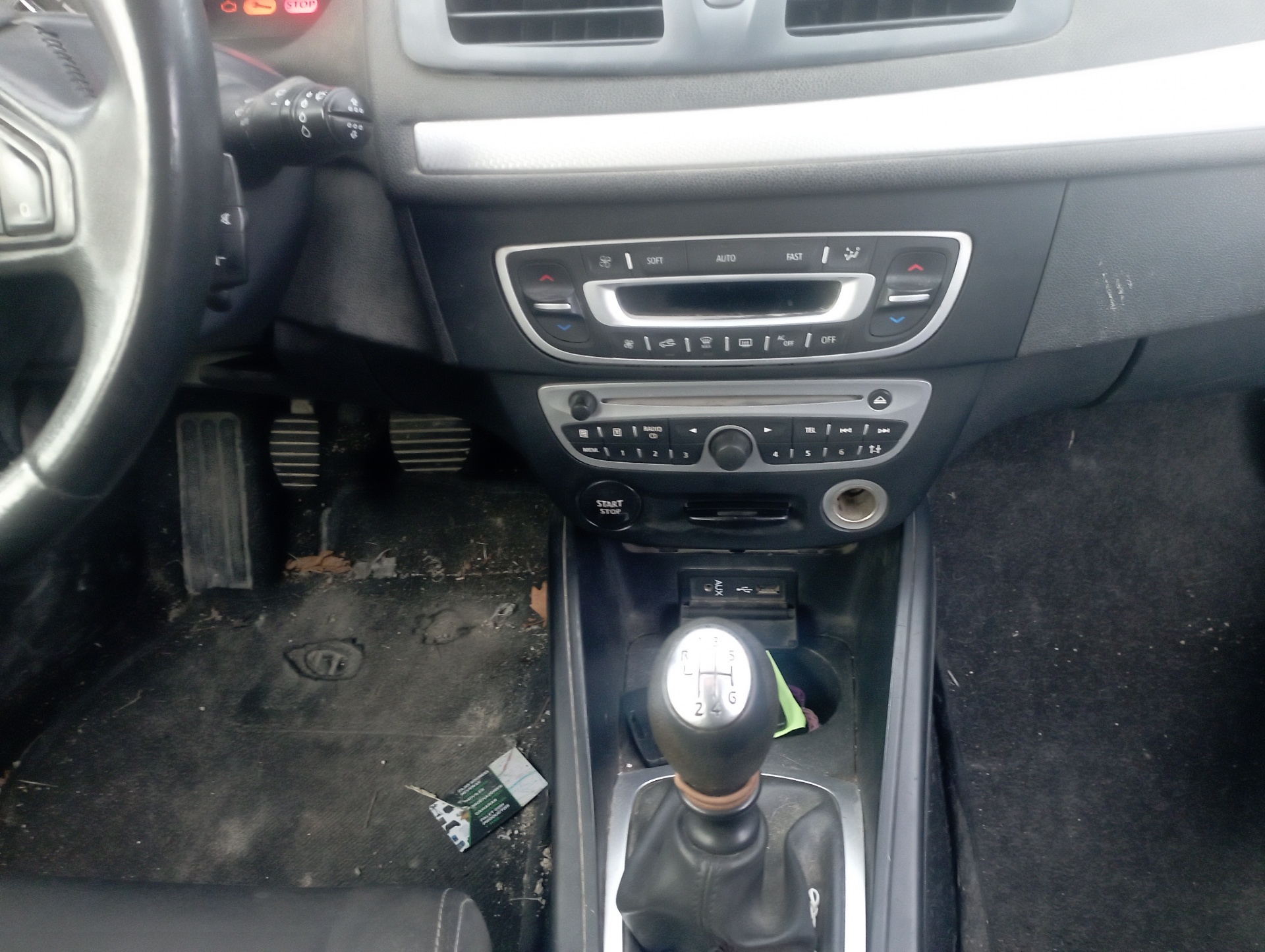 PUERTA DELANTERA DERECHA RENAULT MEGANE III SPORT TOURER - vista 5