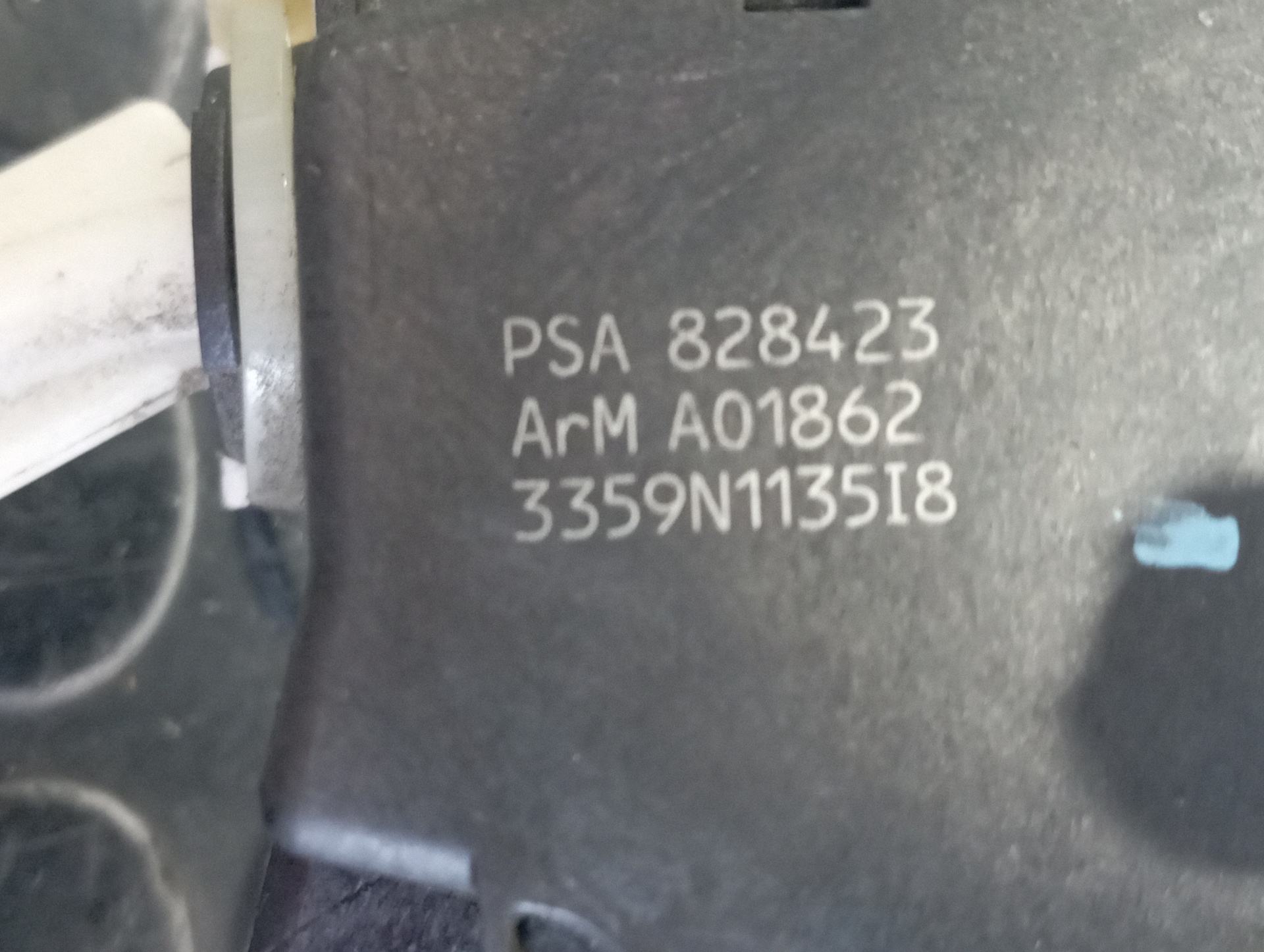 CERRADURA PUERTA TRASERA DERECHA PEUGEOT PARTNER KOMBI - vista 4