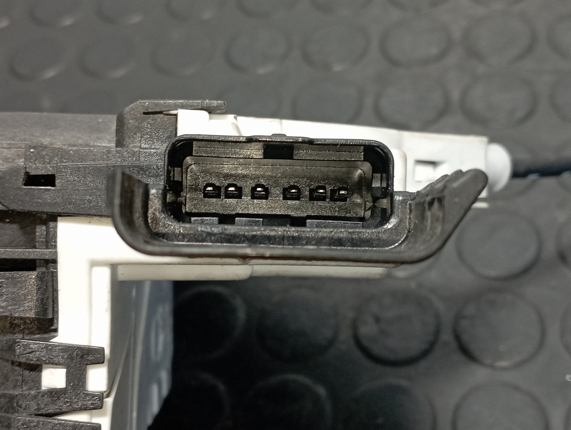 CERRADURA PUERTA TRASERA IZQUIERDA PEUGEOT PARTNER KOMBI - vista 3