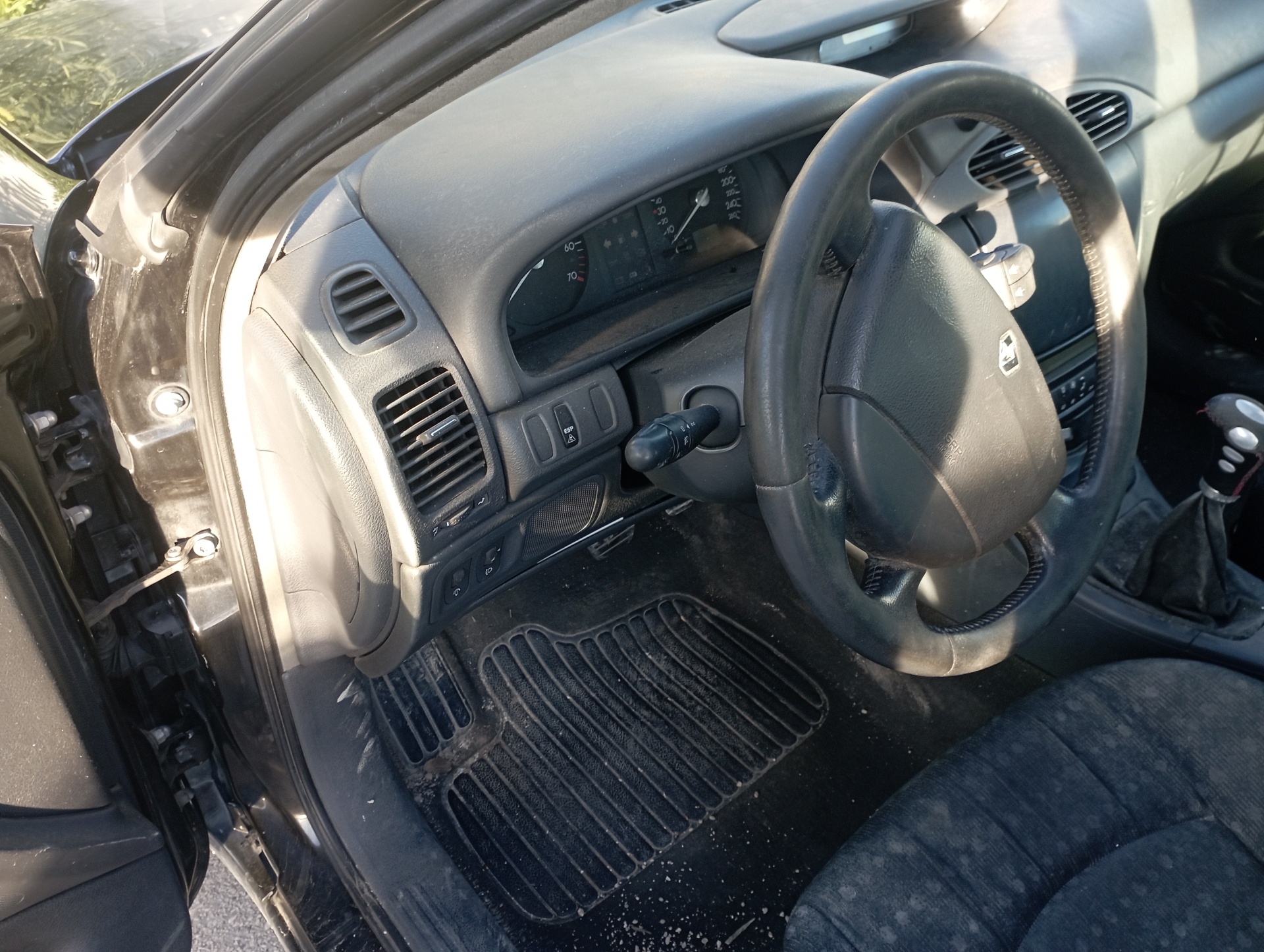 PUERTA DELANTERA IZQUIERDA RENAULT LAGUNA II (BG0) - vista 9