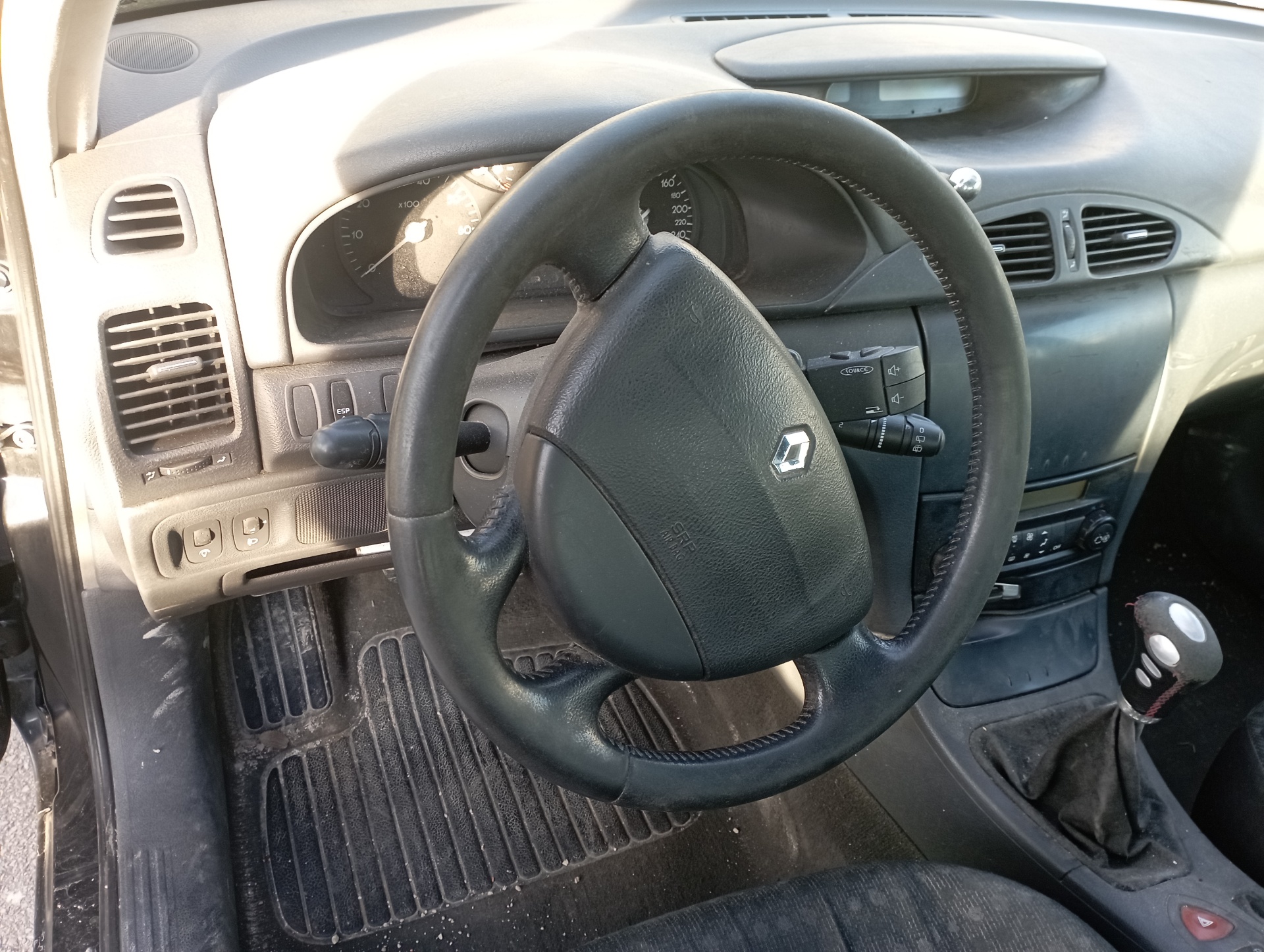 PUERTA DELANTERA IZQUIERDA RENAULT LAGUNA II (BG0) - vista 18