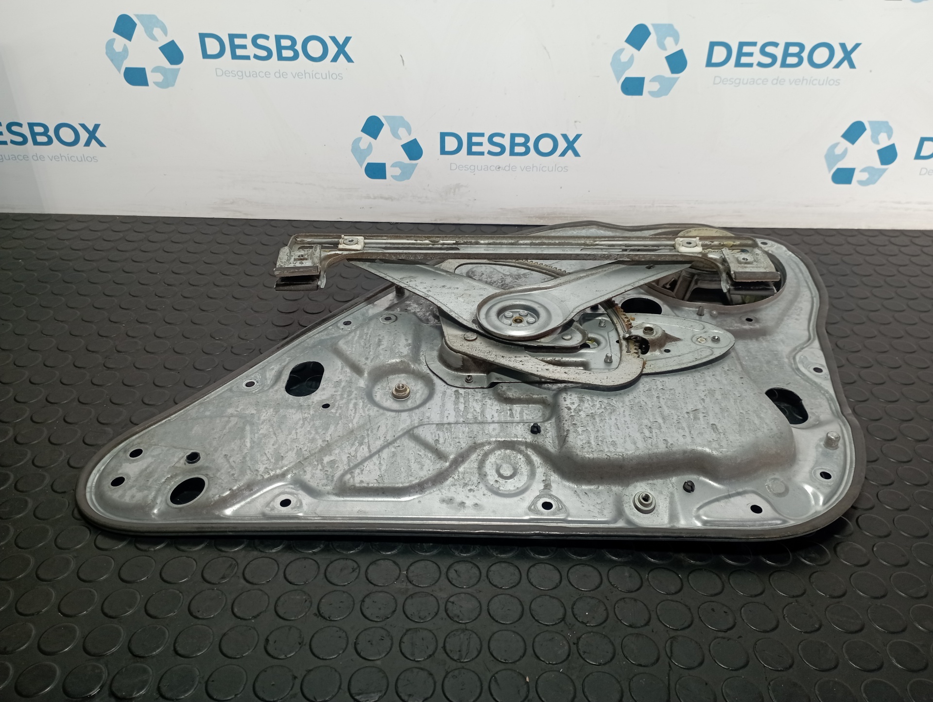 ELEVALUNAS TRASERO IZQUIERDO FORD FOCUS BERLINA (CAP) - vista 3