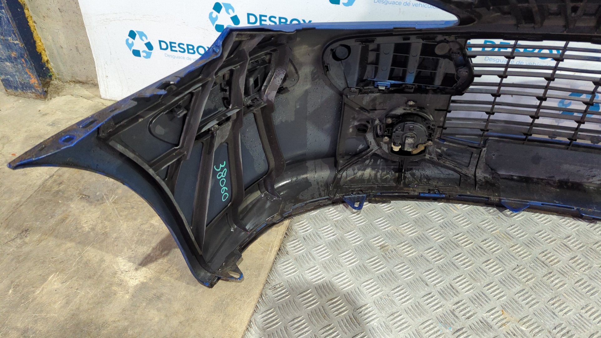 PARAGOLPES DELANTERO PEUGEOT 307 (S1) - recambio desguace - vista 4