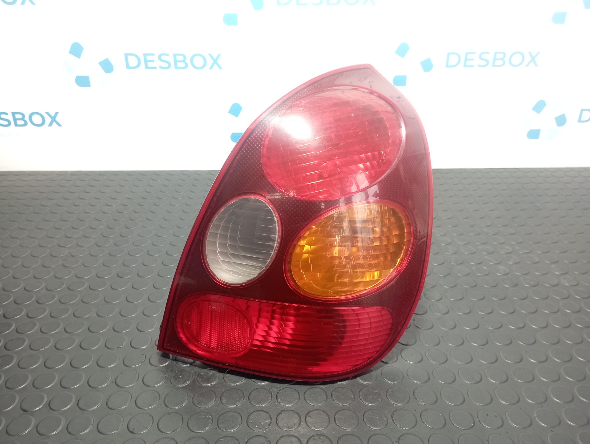 PILOTO TRASERO DERECHO TOYOTA COROLLA (E11)