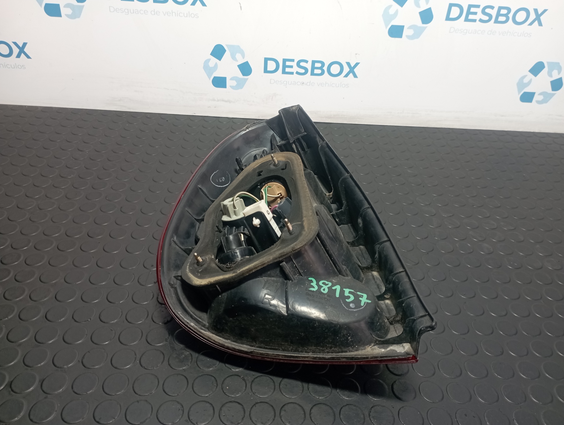 PILOTO TRASERO DERECHO TOYOTA COROLLA (E11) - vista 3