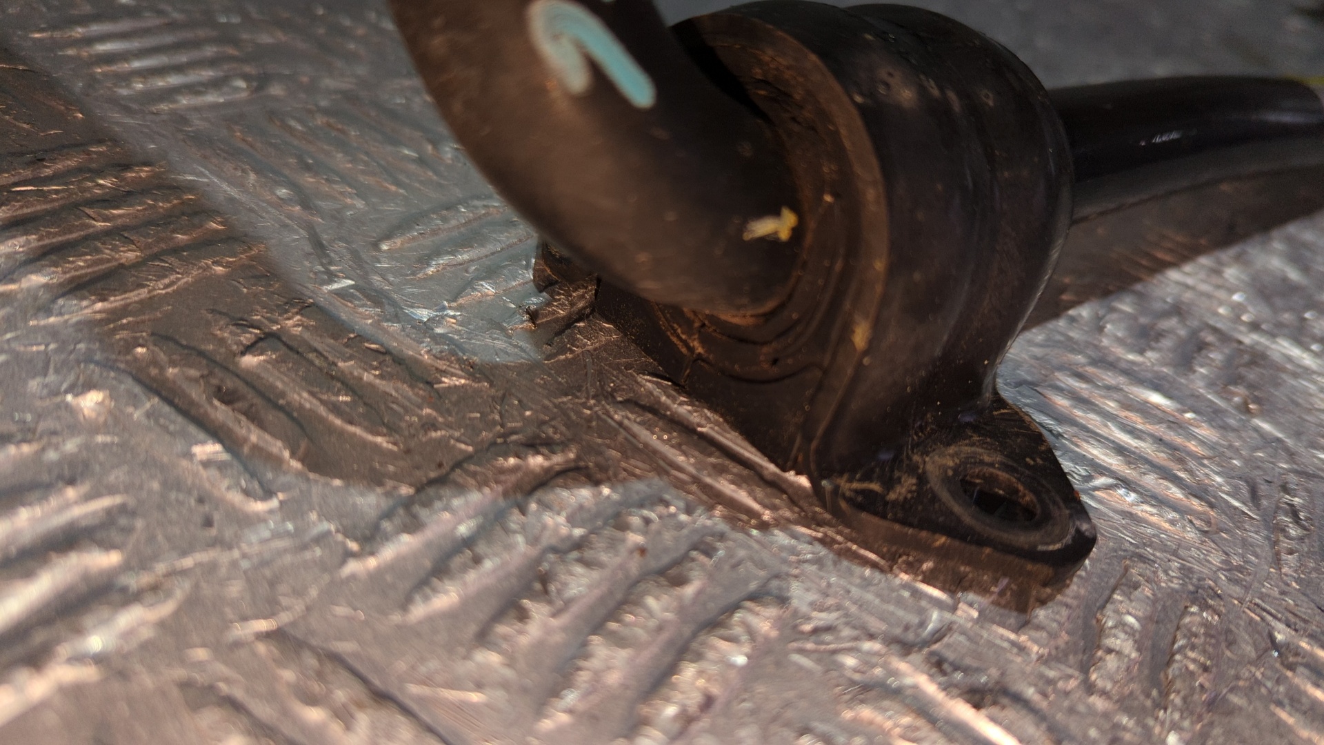 BARRA ESTABILIZADORA DELANTERA OPEL MOKKA X - vista 3