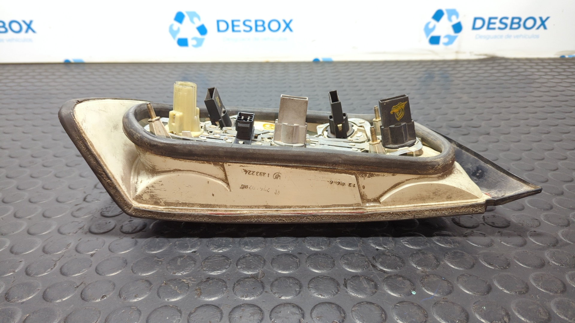 PILOTO TRASERO DERECHO BMW SERIE 3 COUPE (E36) - vista 2