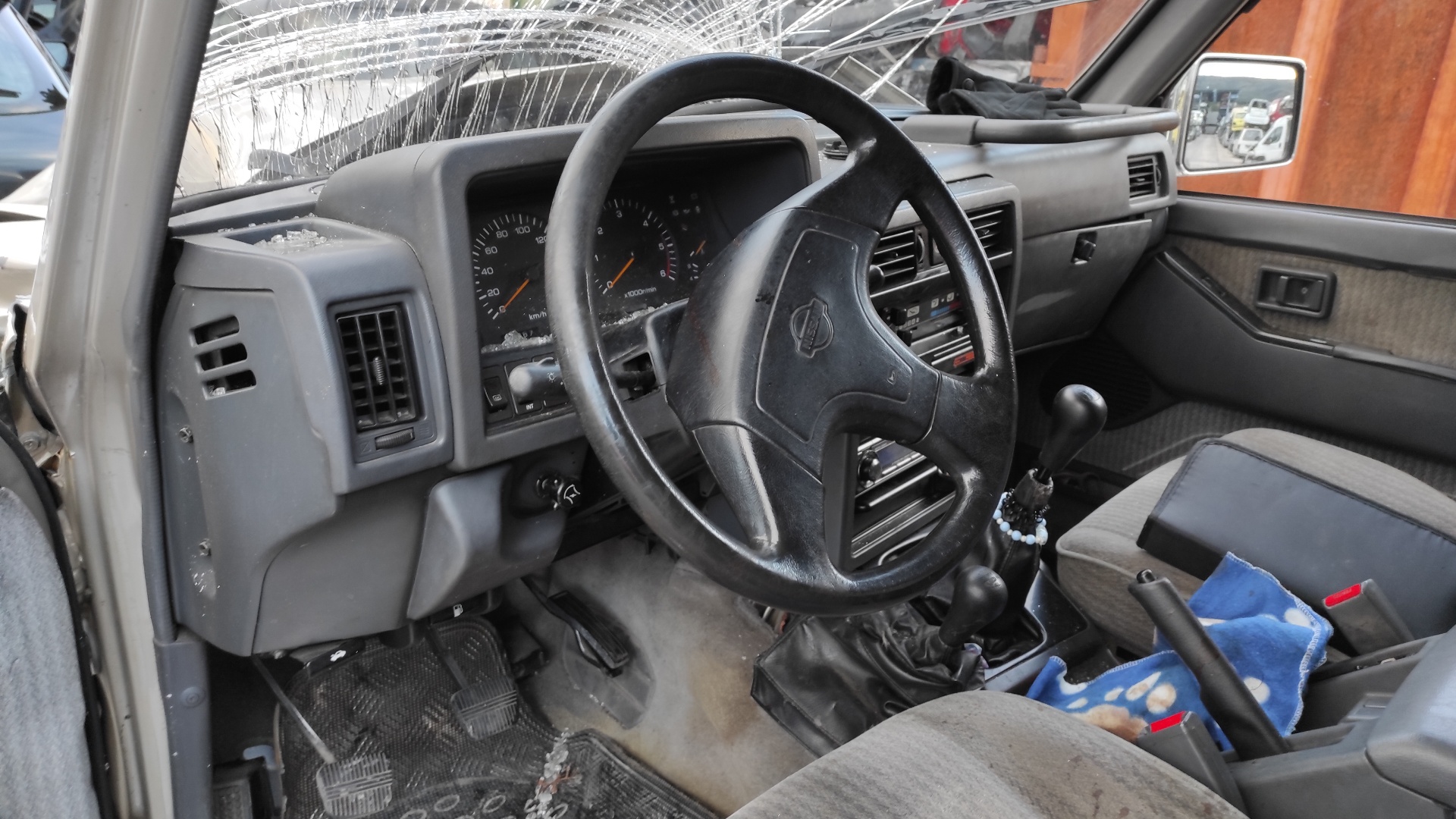 VOLANTE NISSAN PATROL GR (Y60) - vista 13