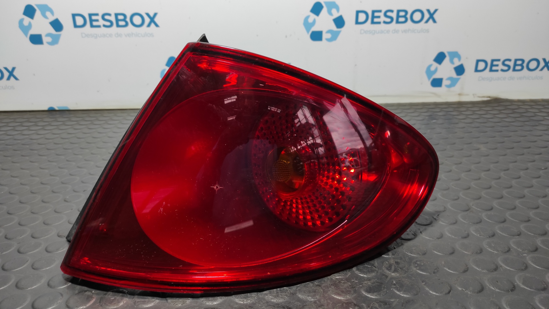 PILOTO TRASERO DERECHO SEAT TOLEDO (5P2)