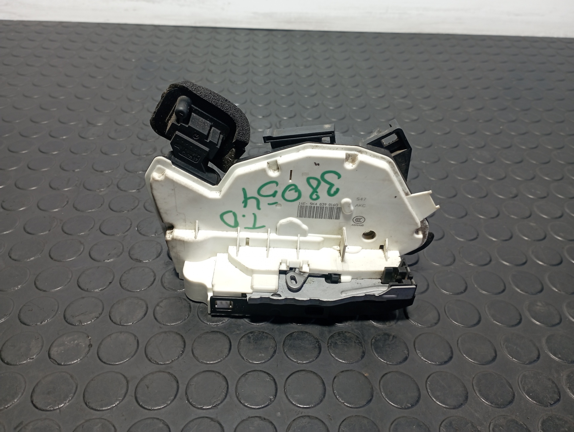 CERRADURA PUERTA TRASERA DERECHA VOLKSWAGEN GOLF VII LIM.