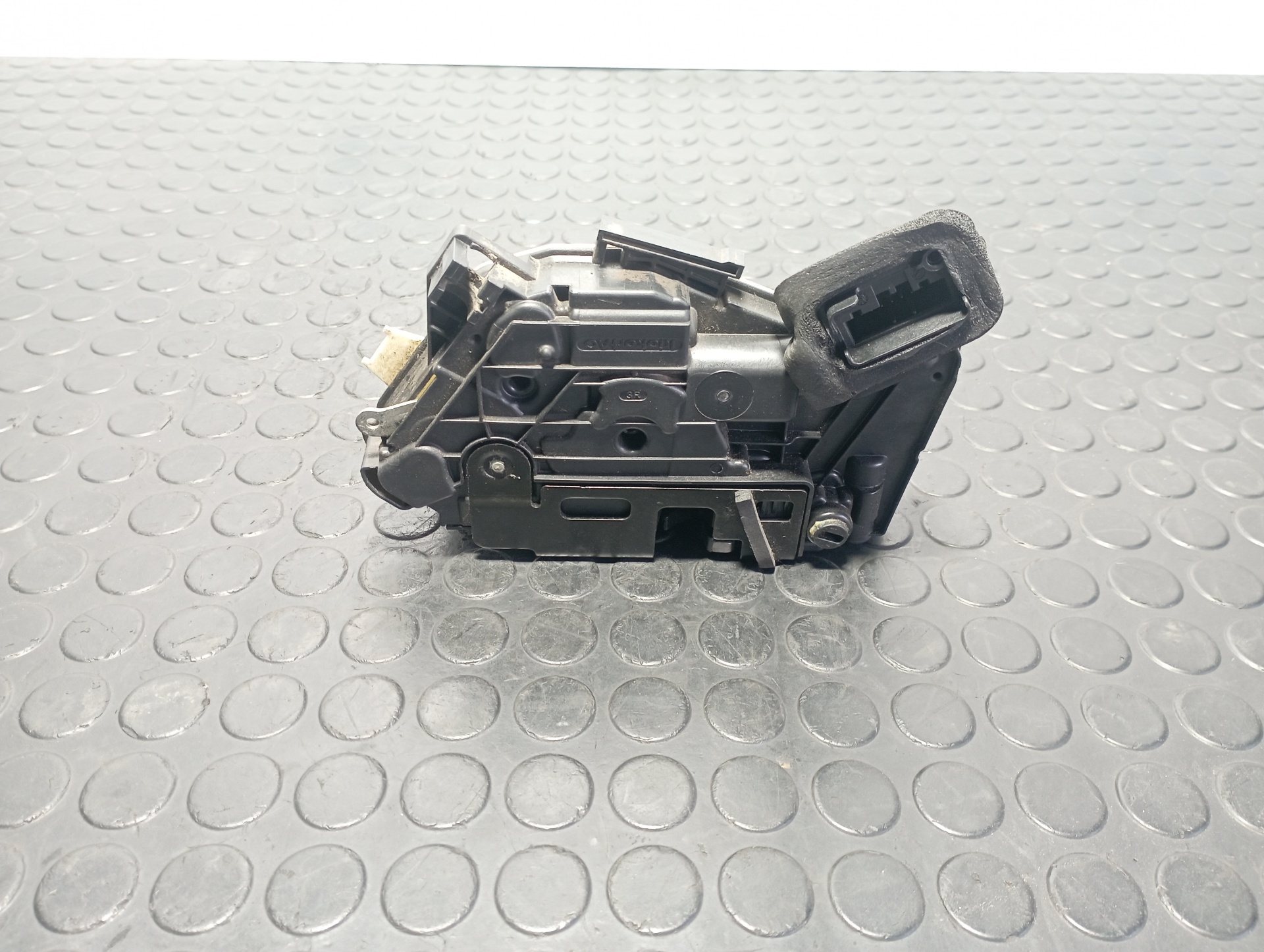 CERRADURA PUERTA TRASERA DERECHA VOLKSWAGEN GOLF VII LIM. - vista 2