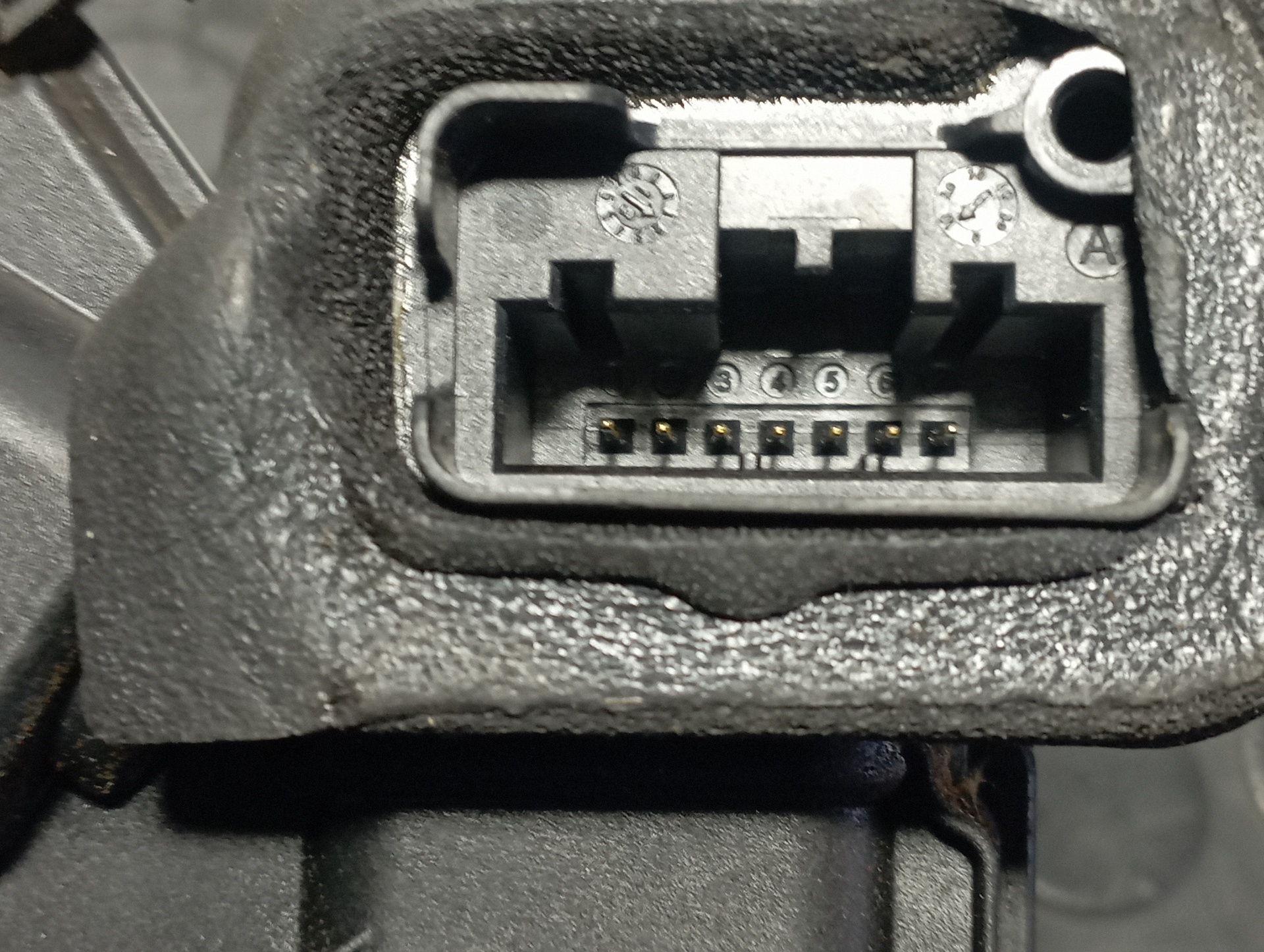 CERRADURA PUERTA TRASERA DERECHA VOLKSWAGEN GOLF VII LIM. - vista 4