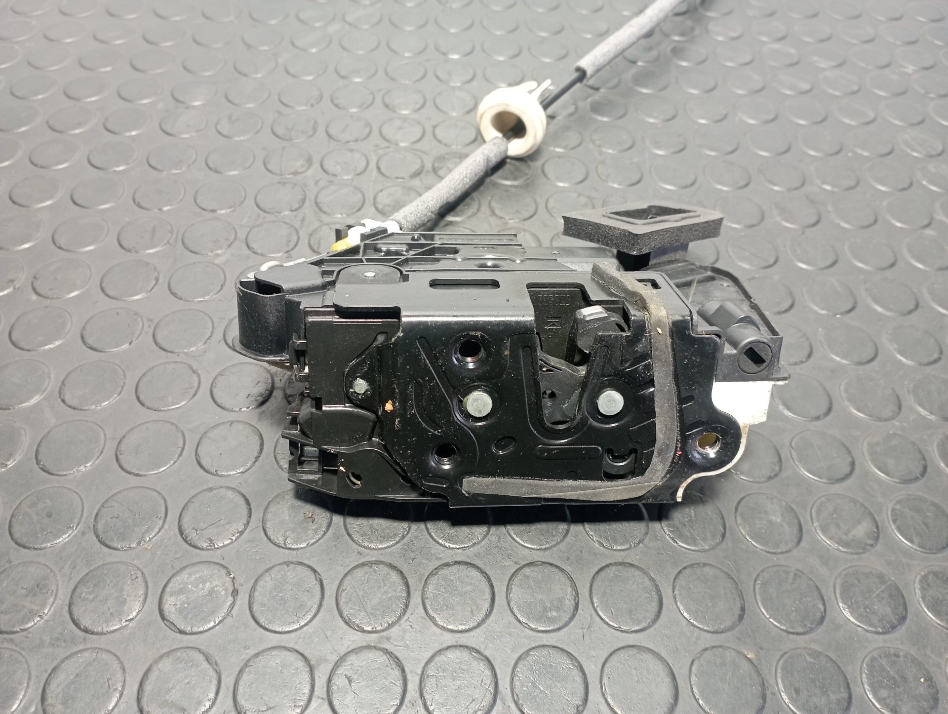 CERRADURA PUERTA DELANTERA DERECHA VOLKSWAGEN GOLF VII LIM. - vista 3