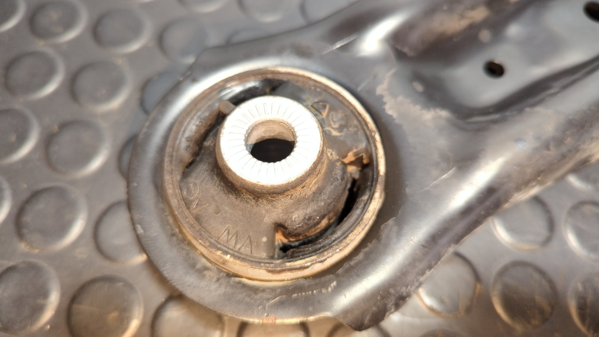 BRAZO DERECHO INFERIOR DELANTERO VOLKSWAGEN TIGUAN - vista 3