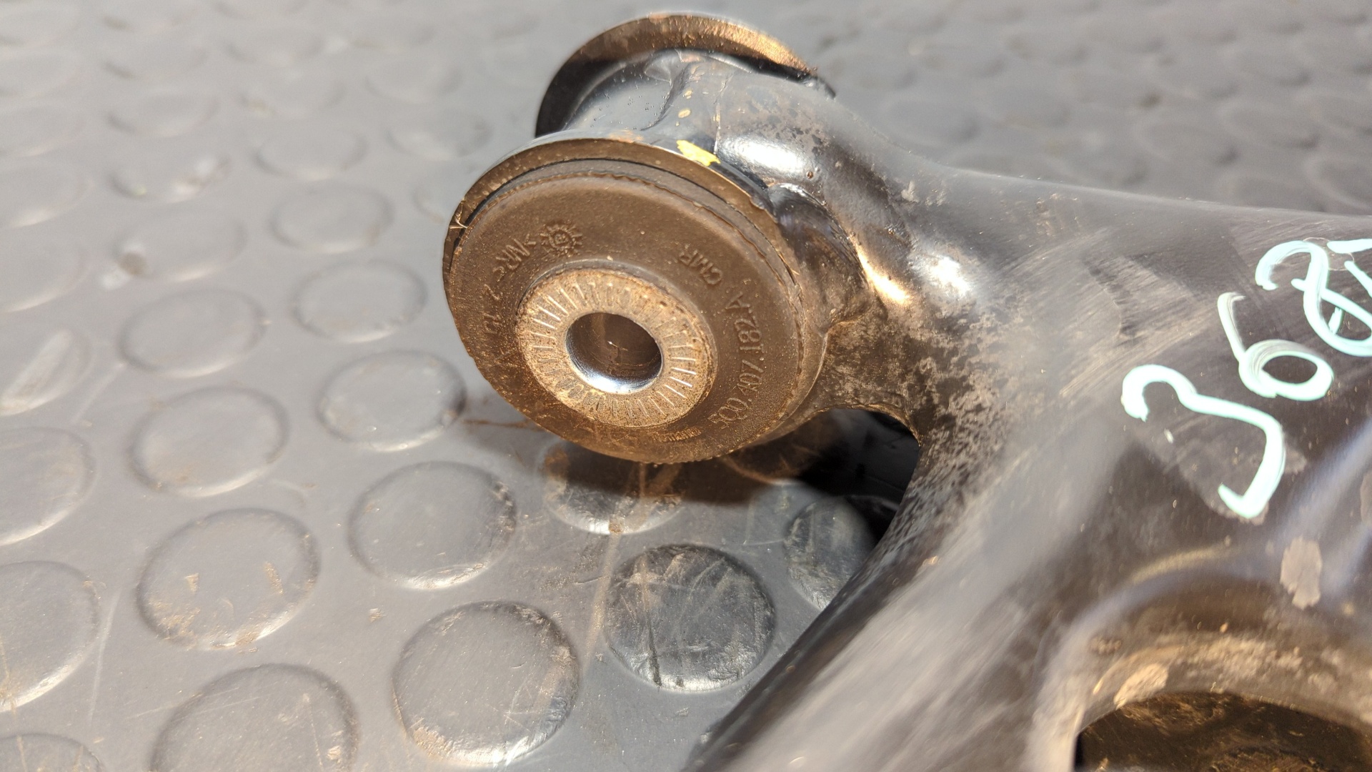 BRAZO DERECHO INFERIOR DELANTERO VOLKSWAGEN TIGUAN - vista 4