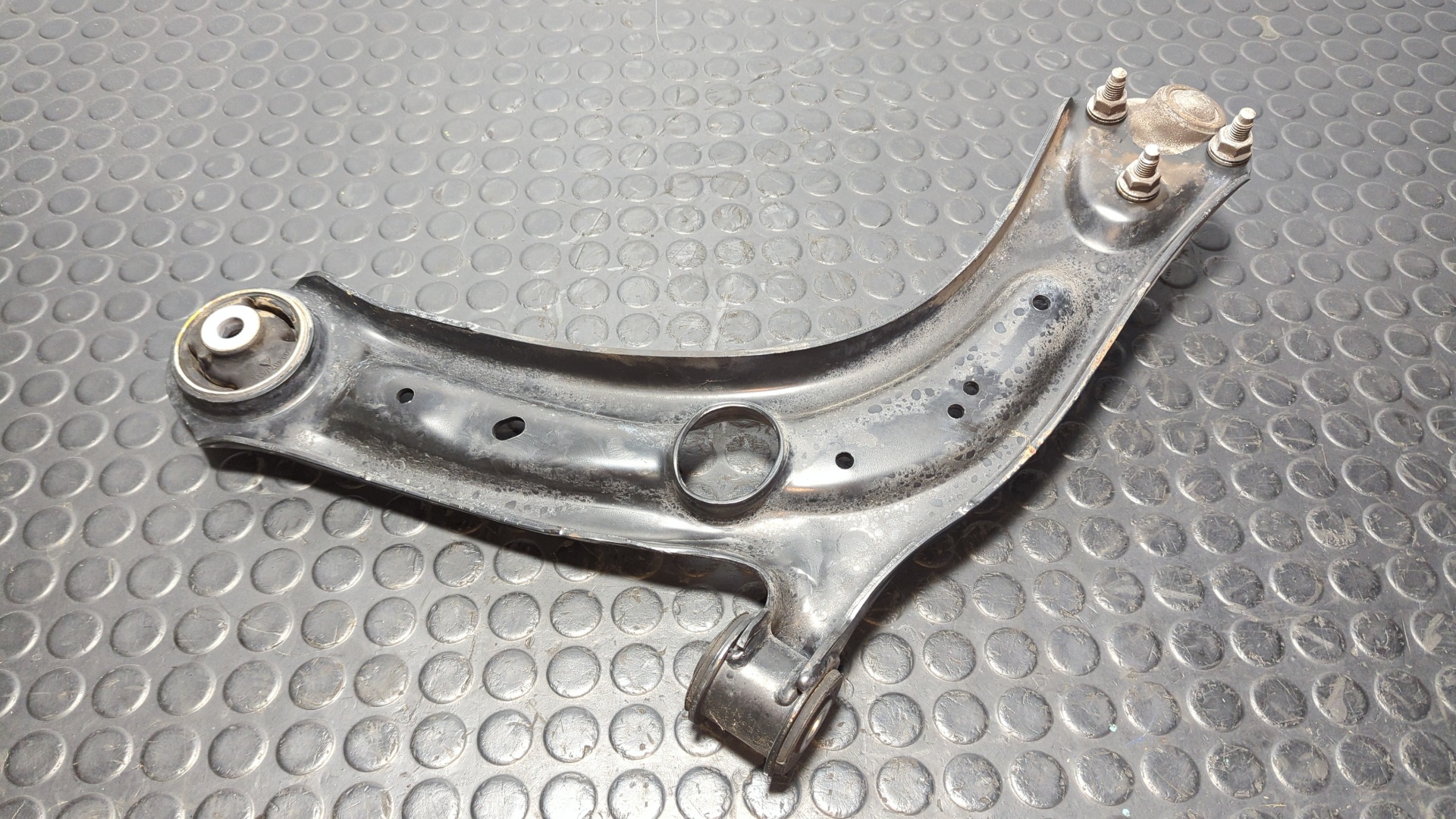 BRAZO DERECHO INFERIOR DELANTERO VOLKSWAGEN TIGUAN - vista 5