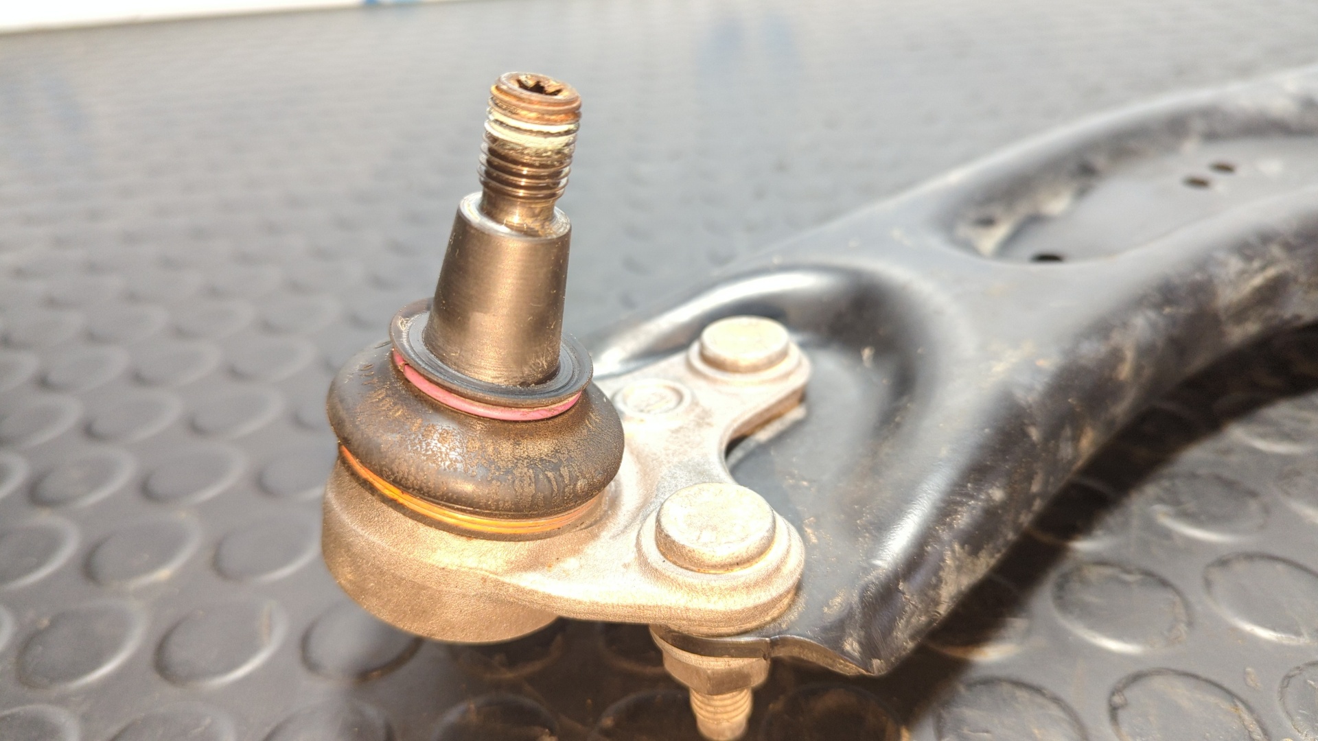 BRAZO IZQUIERDO INFERIOR DELANTERO VOLKSWAGEN TIGUAN - vista 3