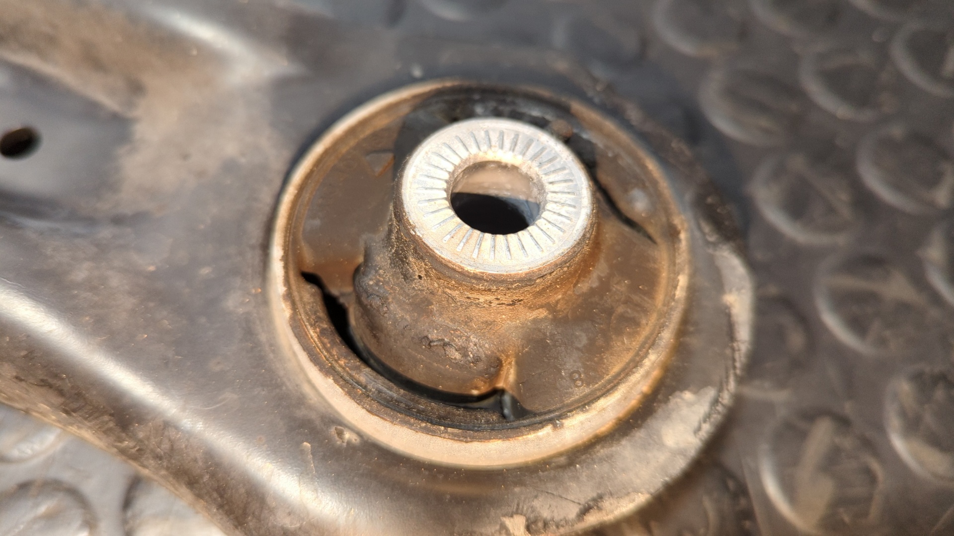 BRAZO IZQUIERDO INFERIOR DELANTERO VOLKSWAGEN TIGUAN - vista 2