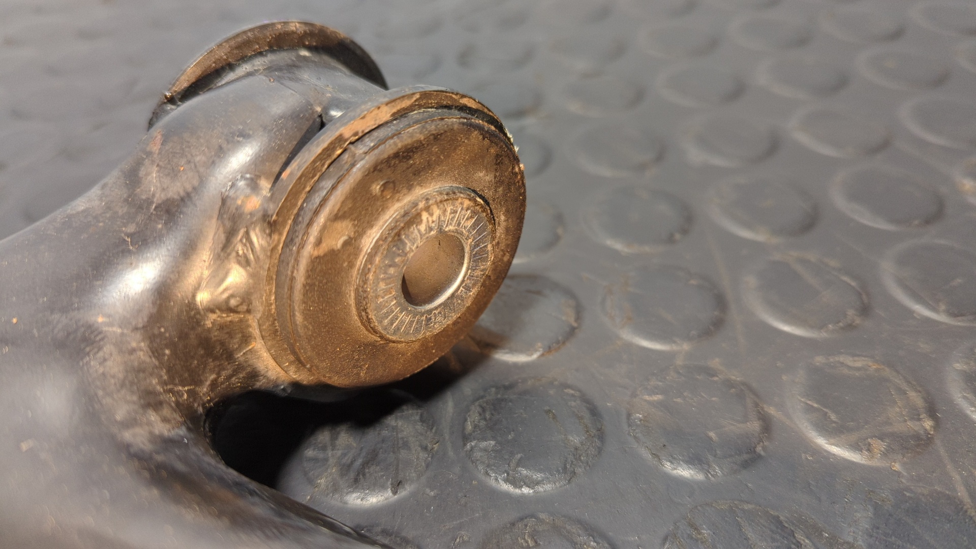 BRAZO IZQUIERDO INFERIOR DELANTERO VOLKSWAGEN TIGUAN - vista 4