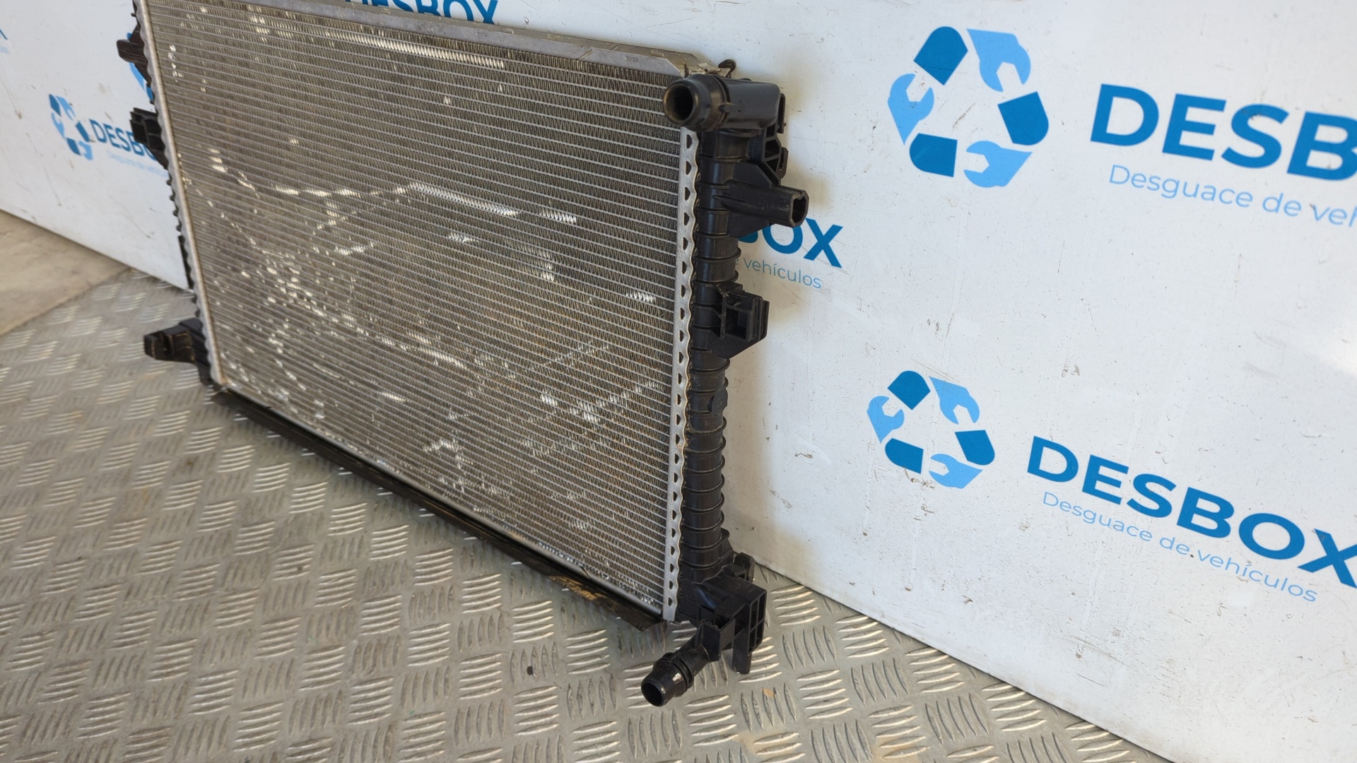 RADIADOR AGUA VOLKSWAGEN TIGUAN - vista 2