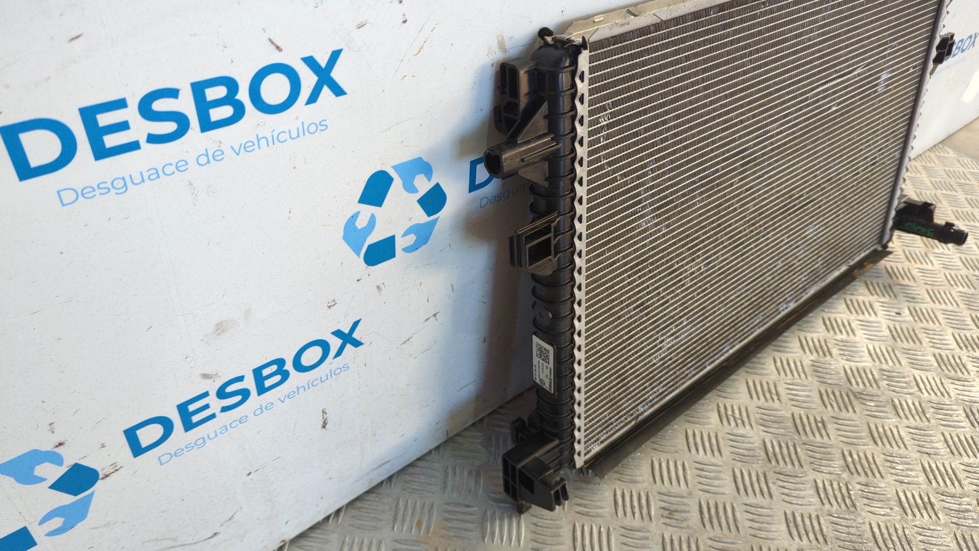 RADIADOR AGUA VOLKSWAGEN TIGUAN - vista 3