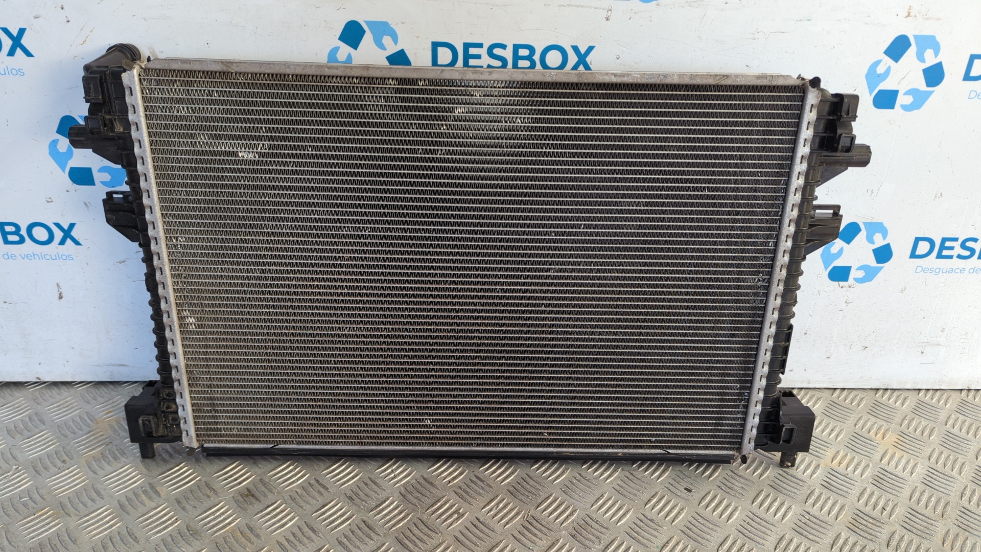 RADIADOR AGUA VOLKSWAGEN TIGUAN - vista 4
