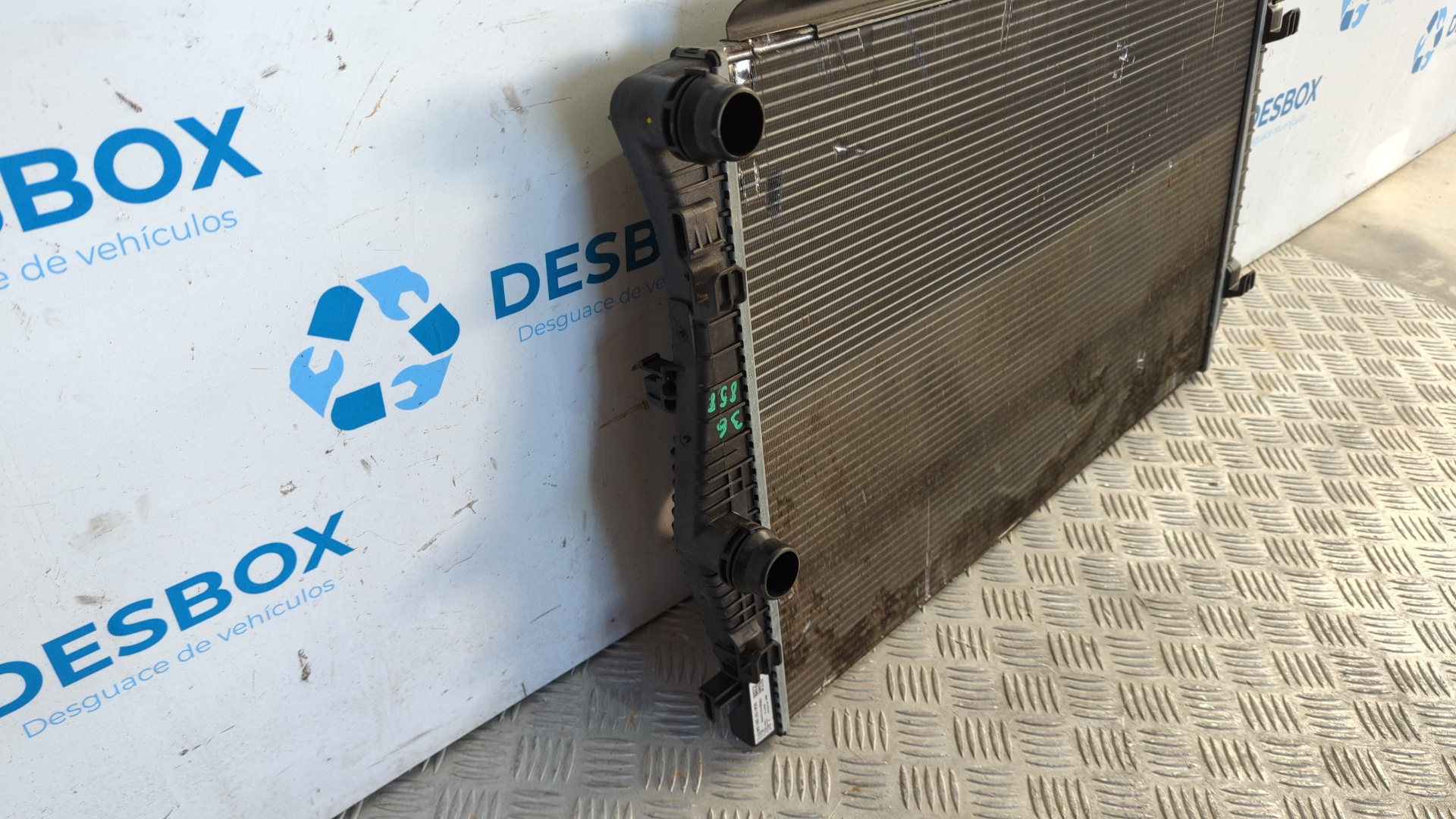 RADIADOR AGUA VOLKSWAGEN TIGUAN - vista 3