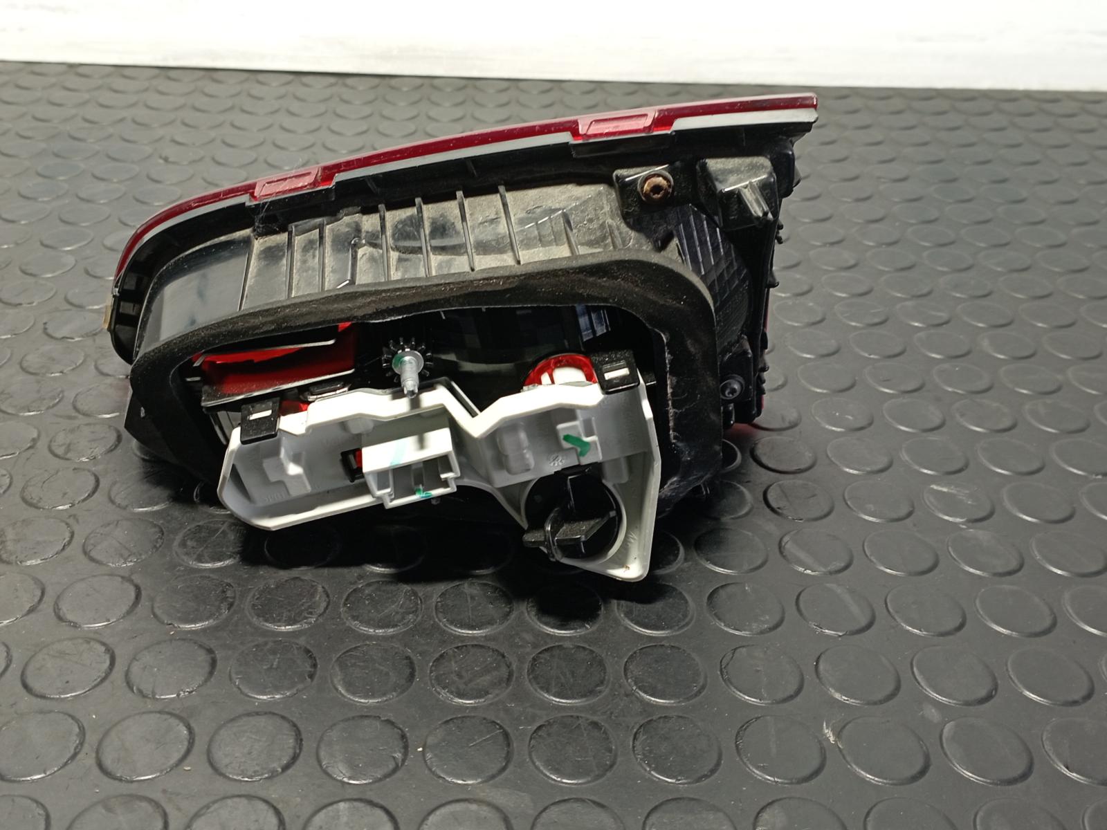 PILOTO PORTON IZQUIERDO VOLKSWAGEN GOLF VII LIM. - vista 2