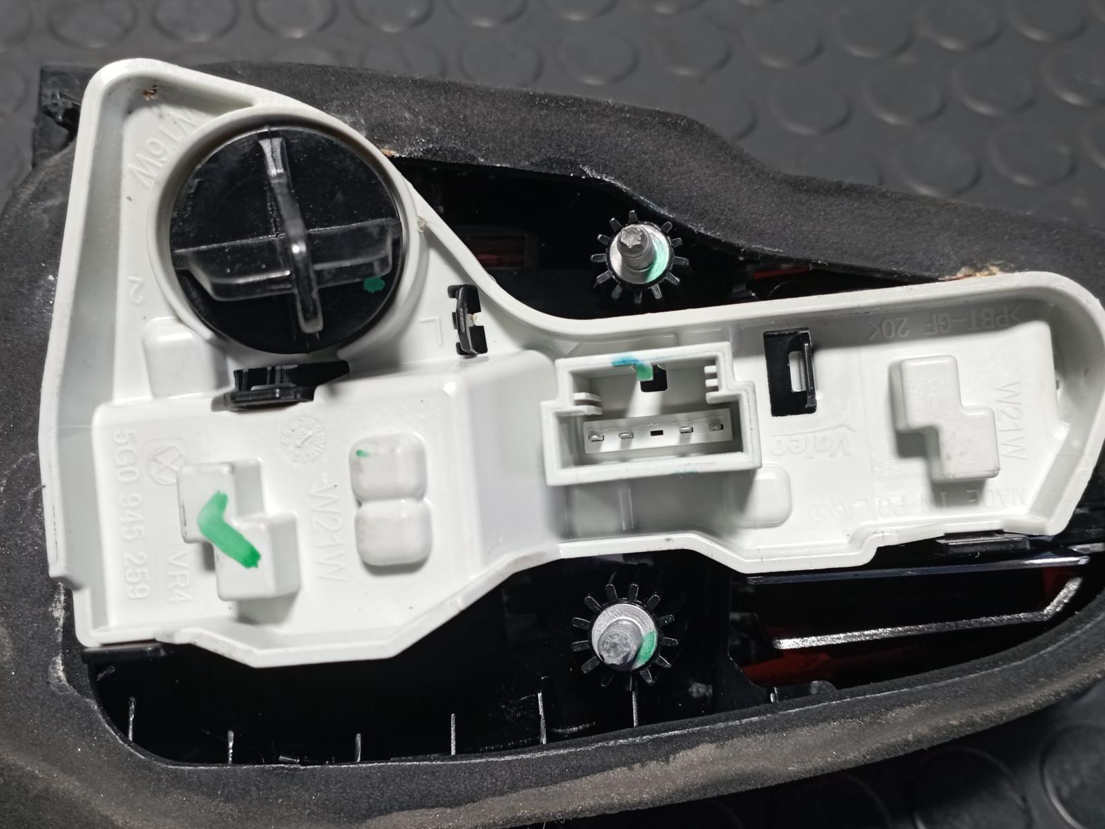 PILOTO PORTON IZQUIERDO VOLKSWAGEN GOLF VII LIM. - vista 3