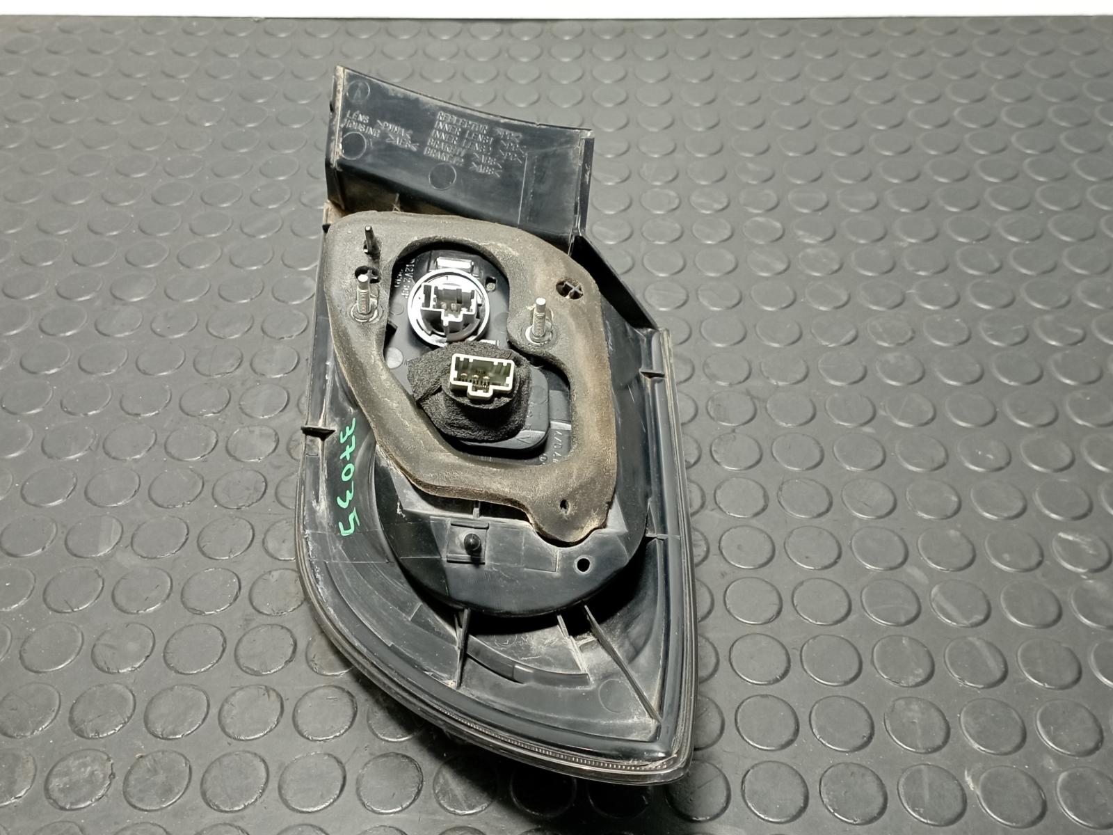 PILOTO TRASERO IZQUIERDO MAZDA 3 BERLINA (BK) - vista 3