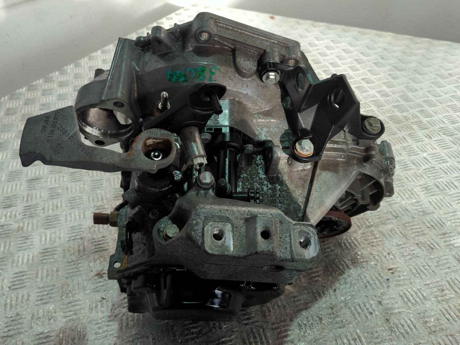 CAJA CAMBIOS VOLKSWAGEN GOLF VII LIM. - vista 3