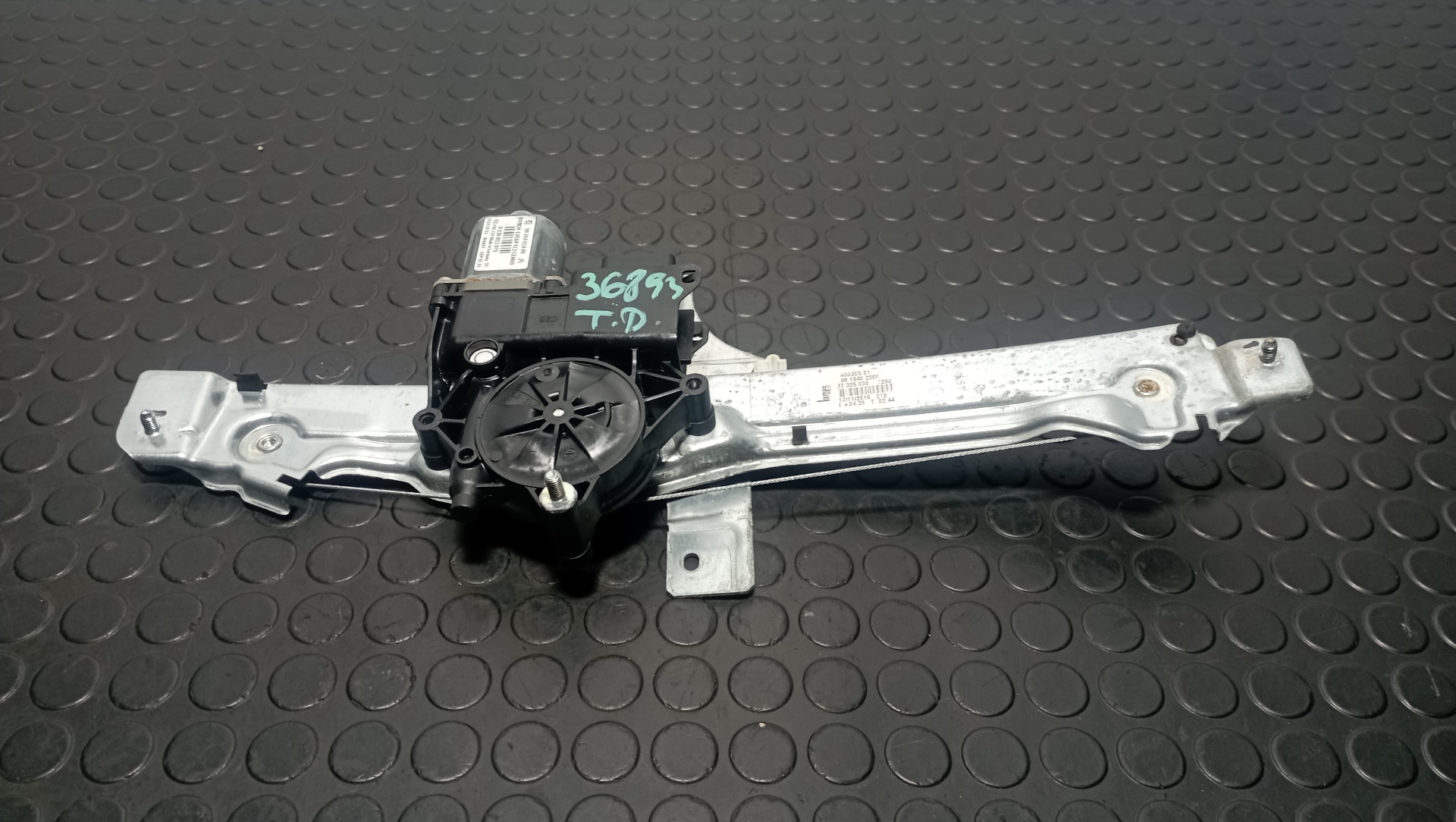 ELEVALUNAS TRASERO DERECHO