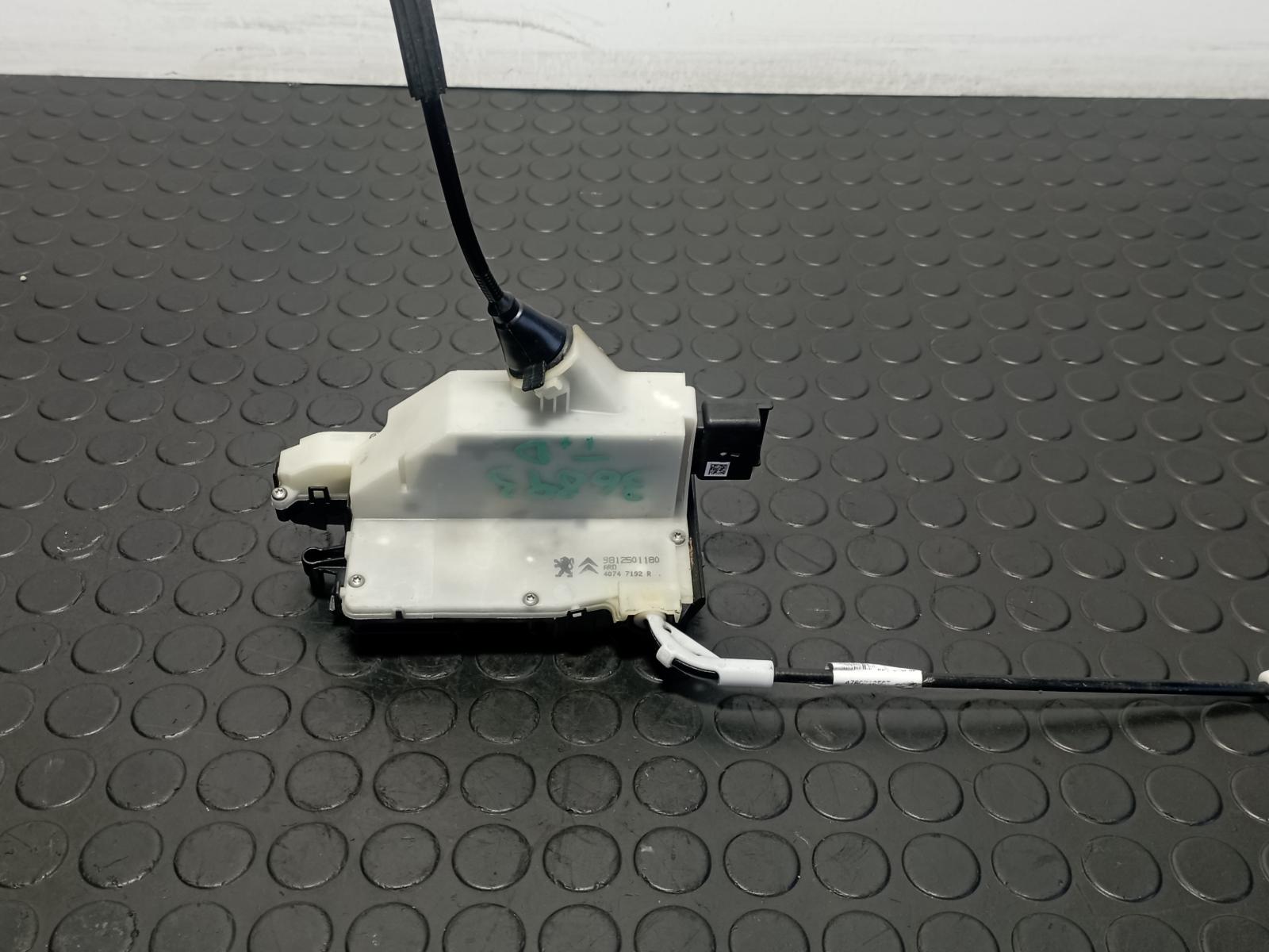 CERRADURA PUERTA TRASERA DERECHA PEUGEOT 208