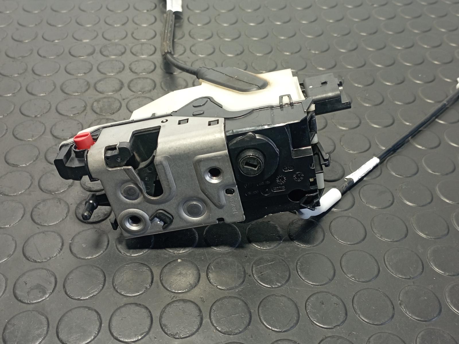 CERRADURA PUERTA TRASERA IZQUIERDA PEUGEOT 208 - vista 3