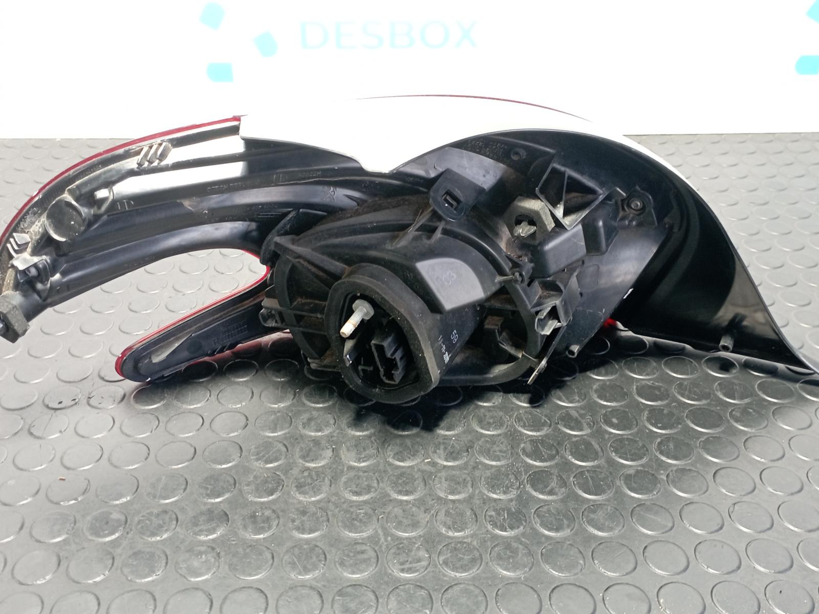 PILOTO TRASERO DERECHO PEUGEOT 208 - vista 2