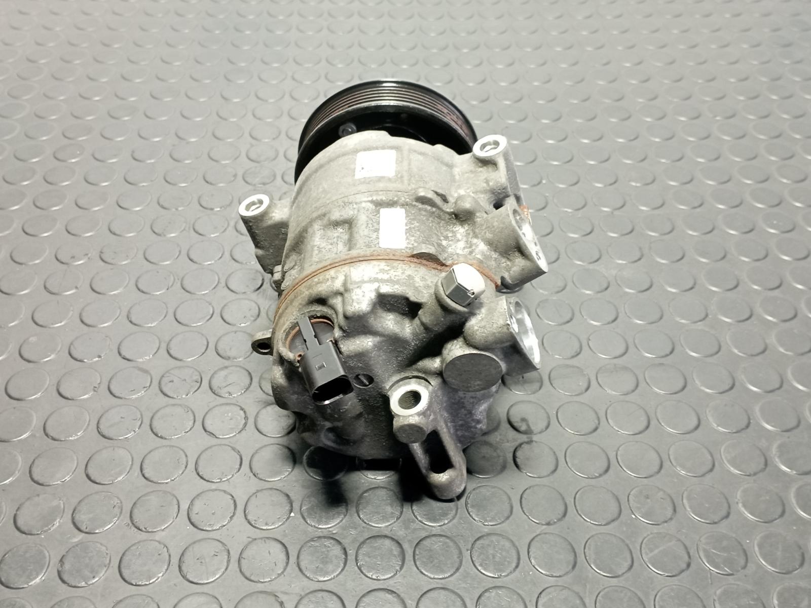 COMPRESOR AIRE ACONDICIONADO VOLKSWAGEN GOLF VII LIM. - vista 3