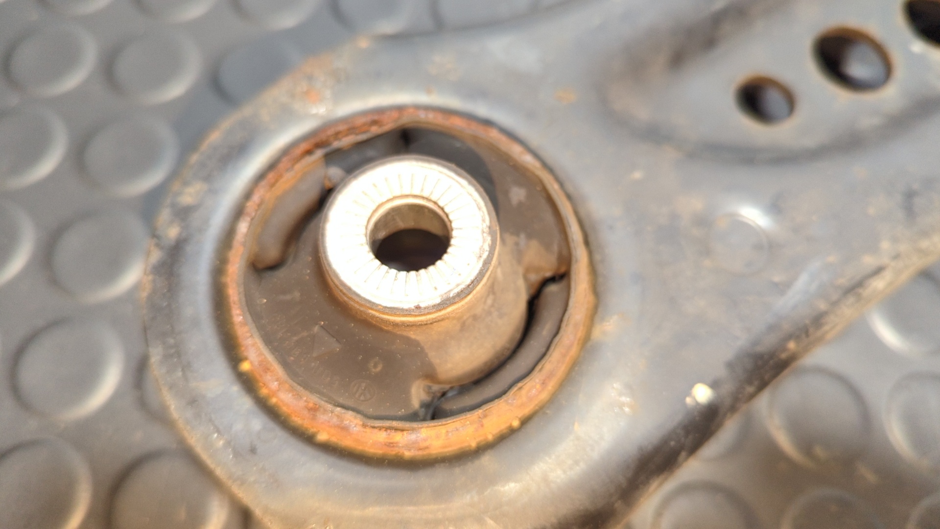 BRAZO DERECHO INFERIOR DELANTERO VOLKSWAGEN GOLF VII LIM. - vista 2