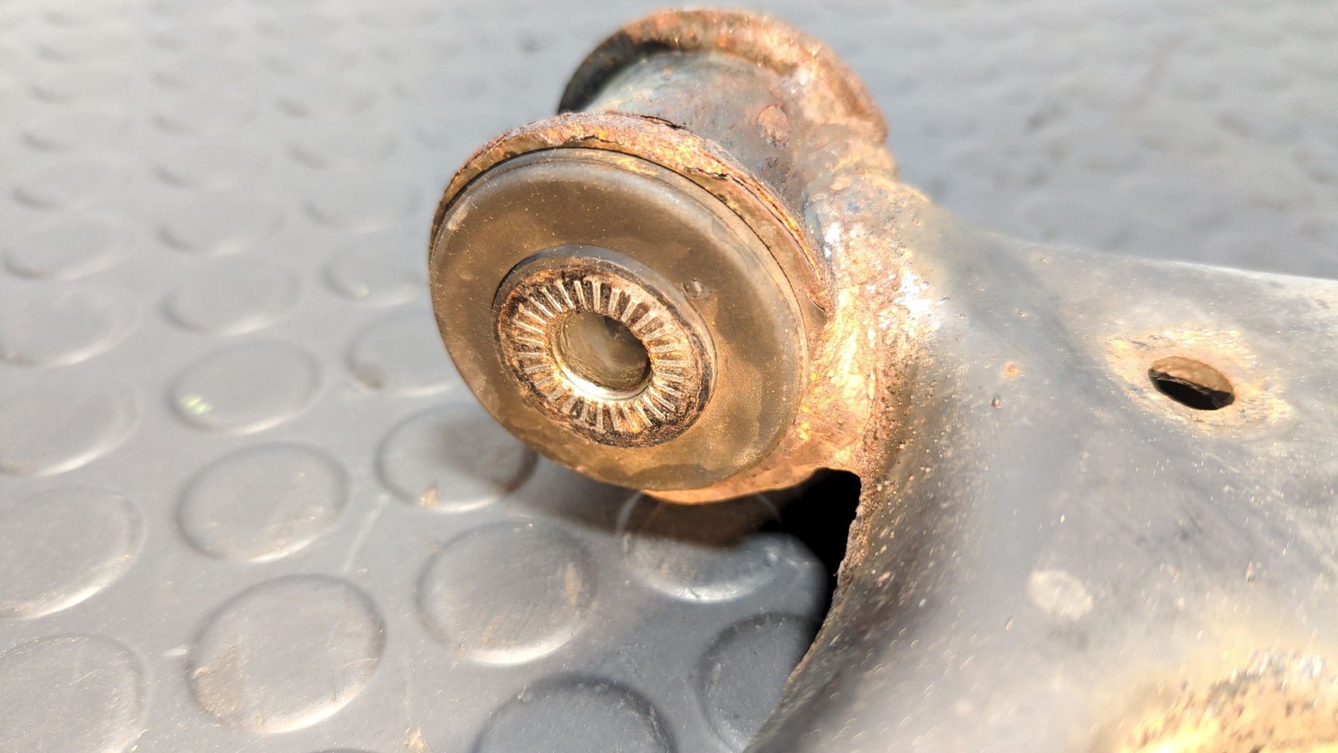 BRAZO DERECHO INFERIOR DELANTERO VOLKSWAGEN GOLF VII LIM. - vista 3