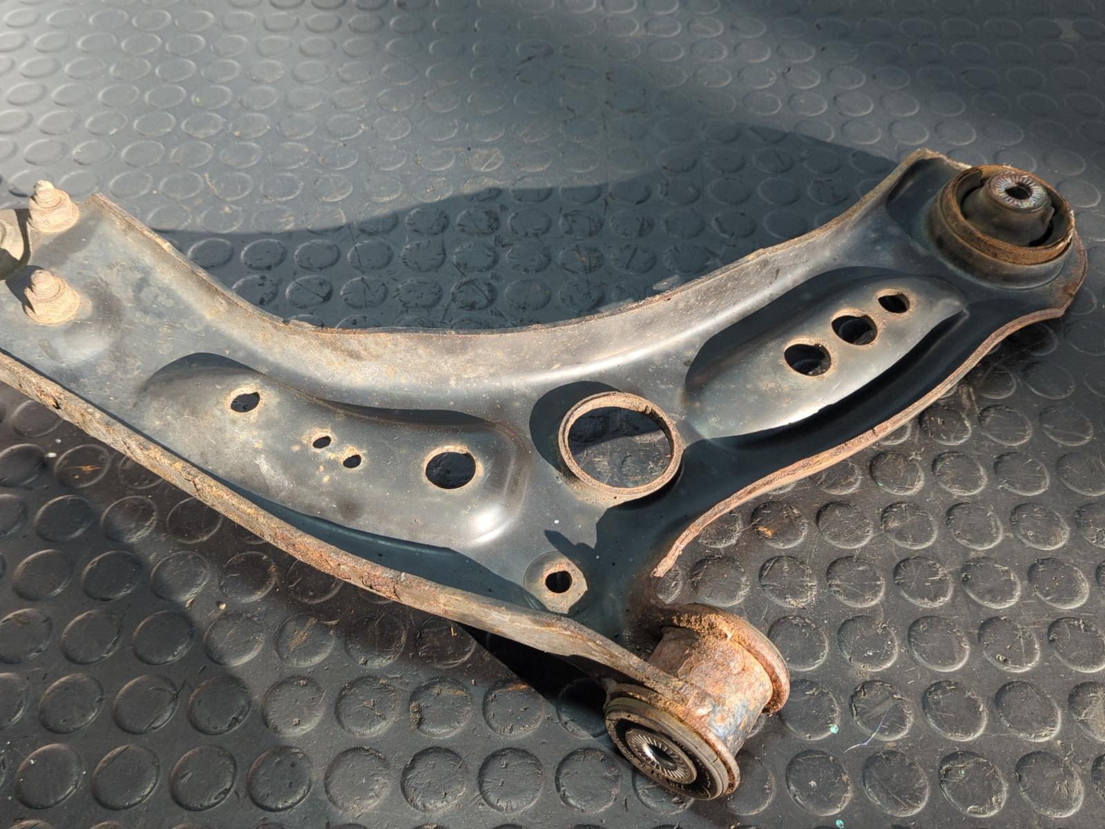 BRAZO IZQUIERDO INFERIOR DELANTERO VOLKSWAGEN GOLF VII LIM. - vista 5