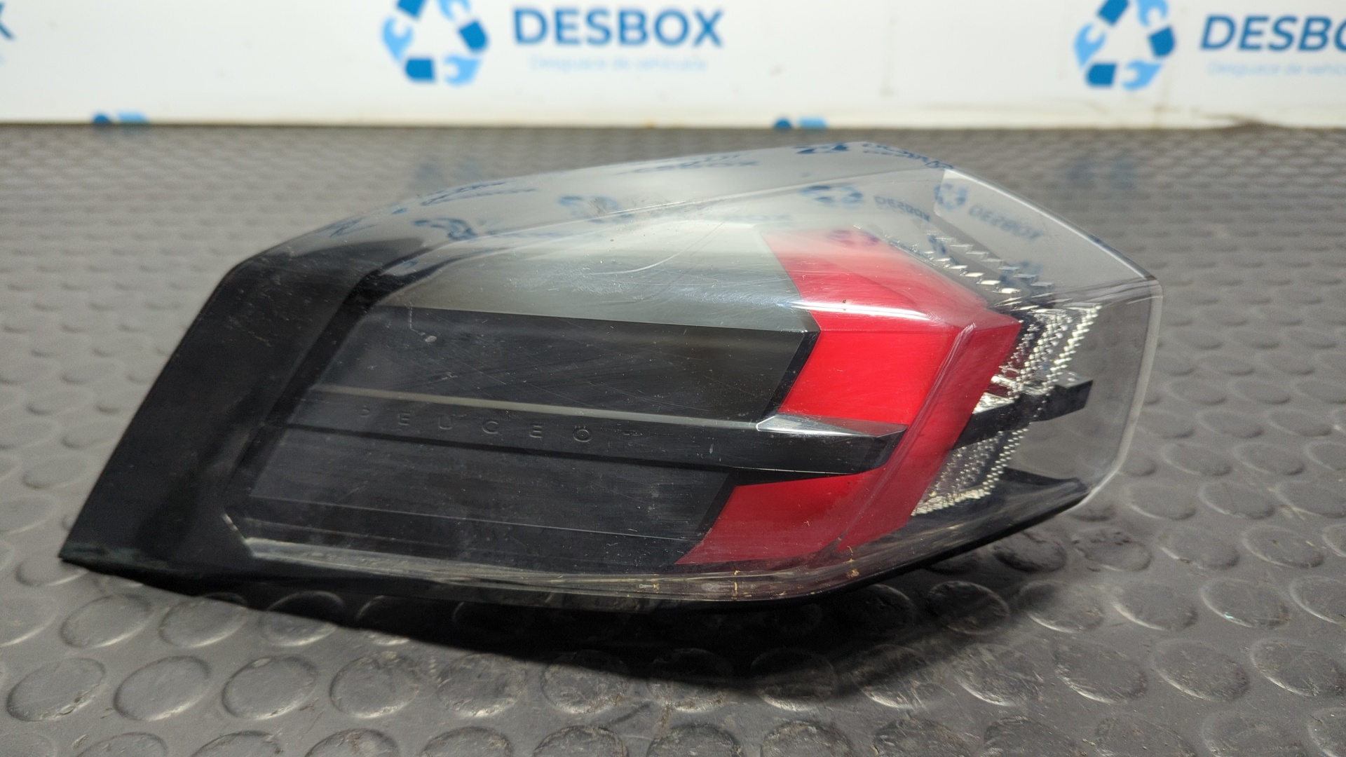 PILOTO TRASERO IZQUIERDO PEUGEOT 2008 (--.2013->)