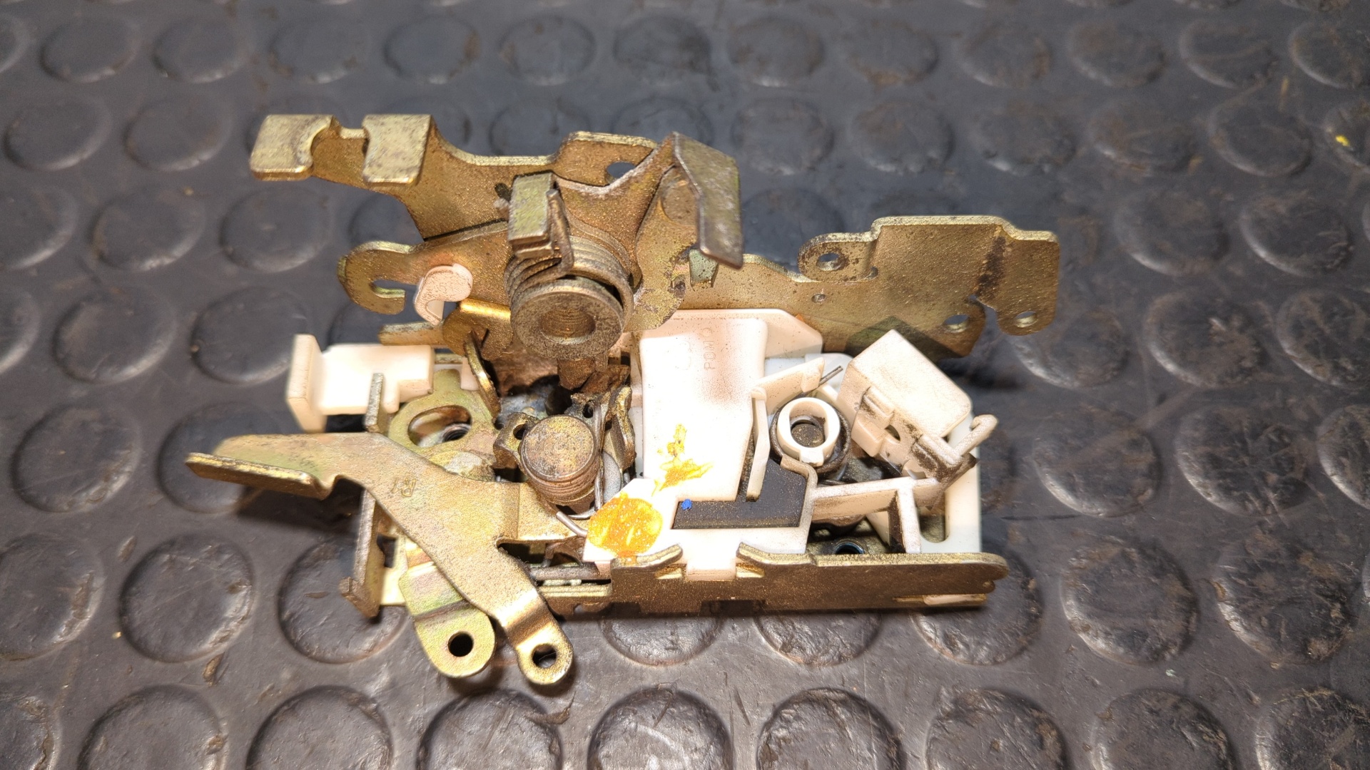 CERRADURA PUERTA DELANTERA DERECHA MERCEDES-BENZ VITO (W638) - vista 2